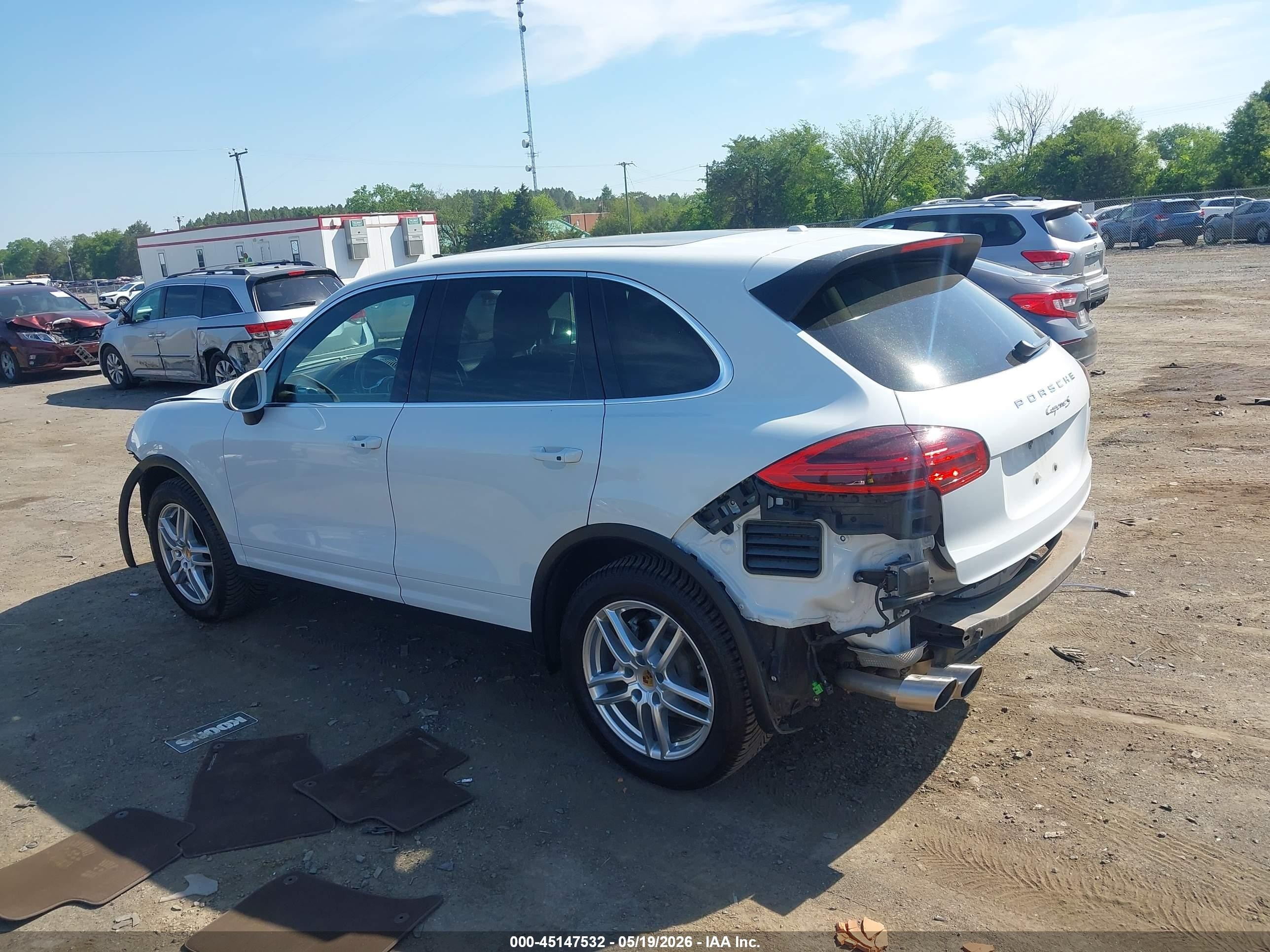 2016 Porsche Cayenne S White vin: WP1AB2A26GLA92765