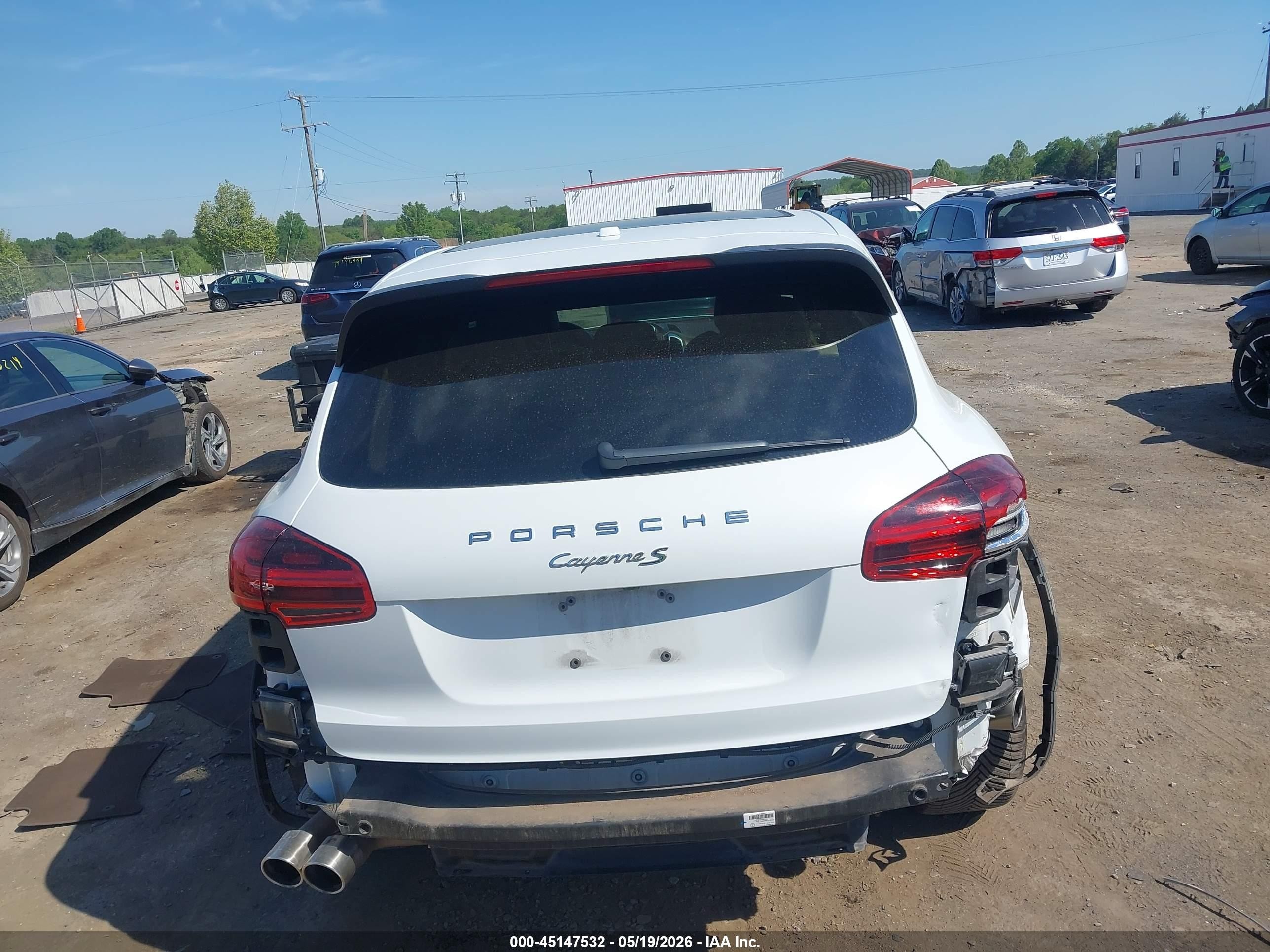 2016 Porsche Cayenne S White vin: WP1AB2A26GLA92765