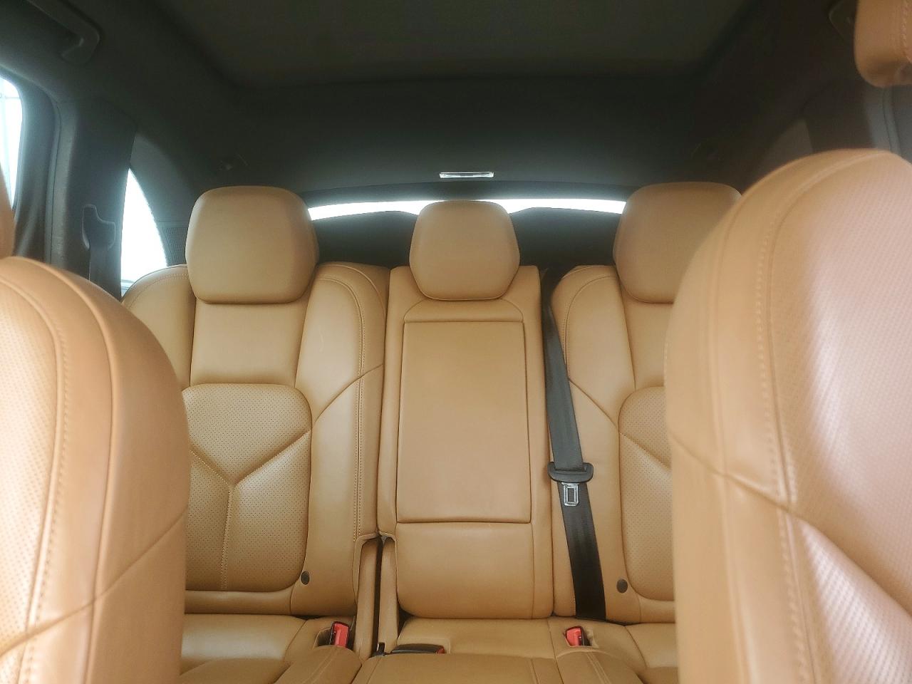 2015 Porsche Cayenne S White vin: WP1AB2A27FLA61149