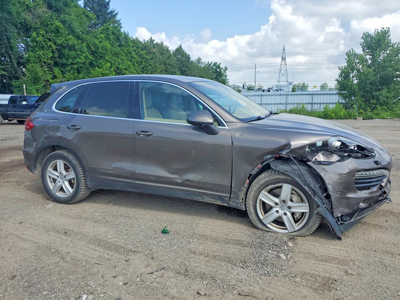 2011 Porsche Cayenne S Brown vin: WP1AB2A28BLA45231