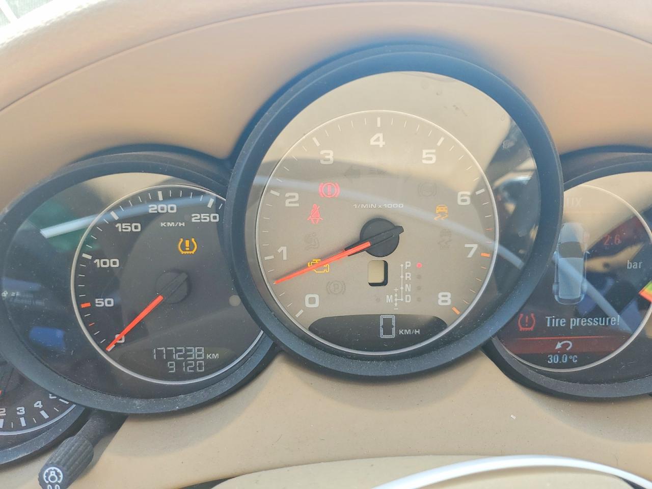 2011 Porsche Cayenne S Brown vin: WP1AB2A28BLA45231