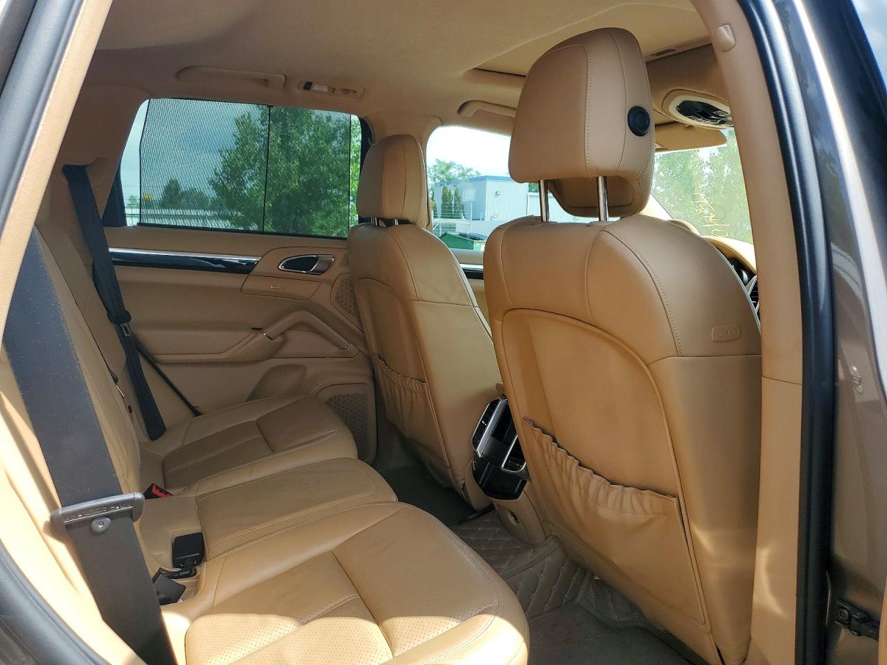 2011 Porsche Cayenne S Brown vin: WP1AB2A28BLA45231