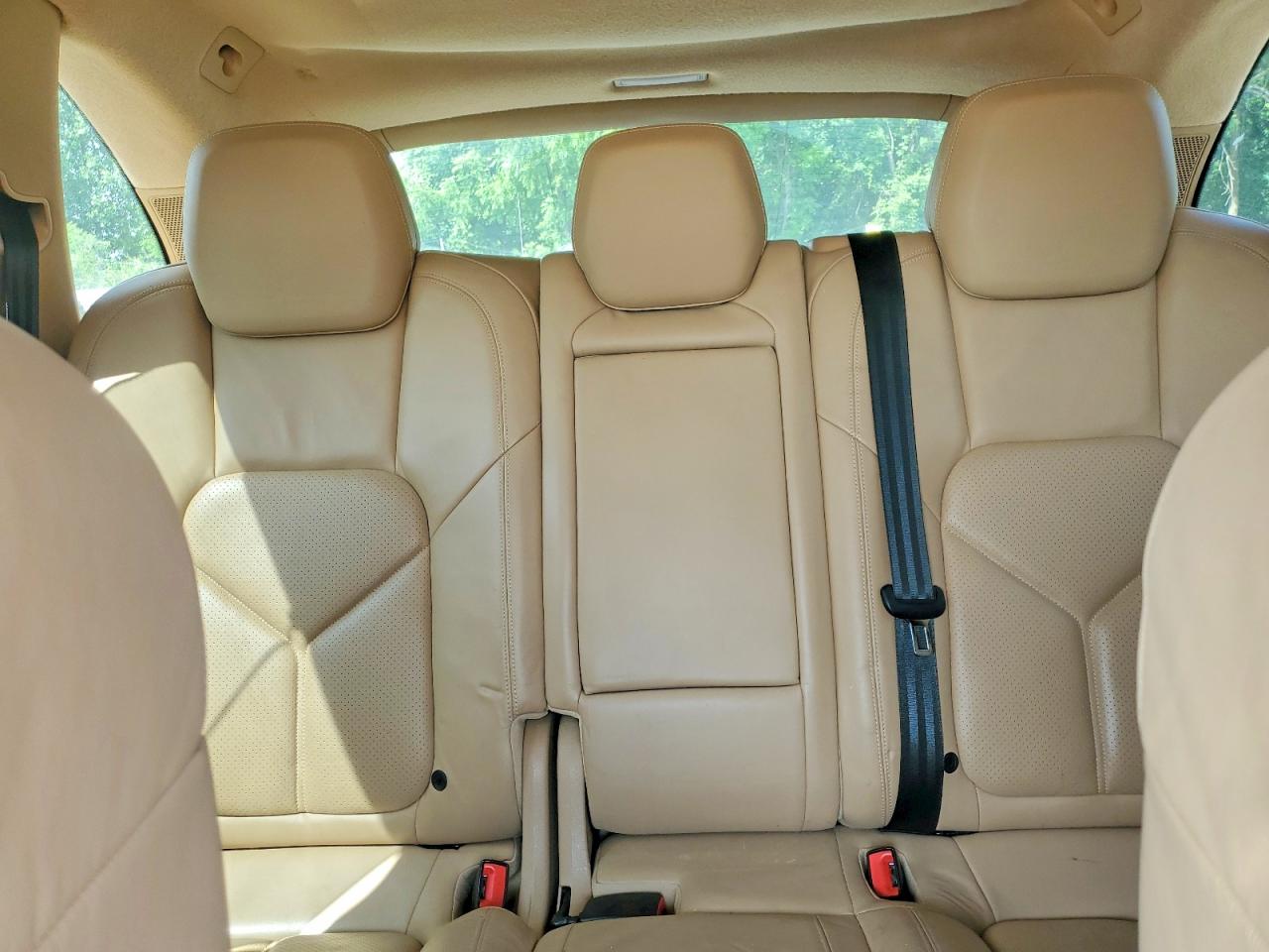 2011 Porsche Cayenne S Brown vin: WP1AB2A28BLA45231