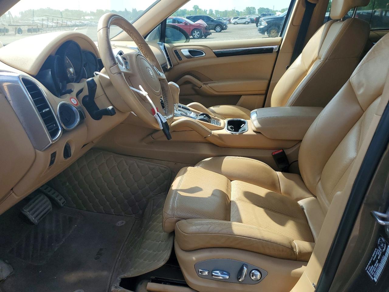 2011 Porsche Cayenne S Brown vin: WP1AB2A28BLA45231