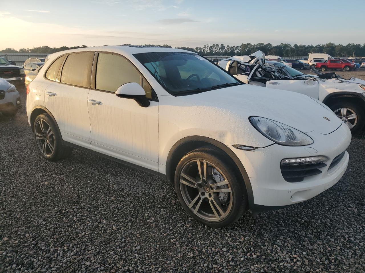 2013 Porsche Cayenne S White vin: WP1AB2A28DLA80029