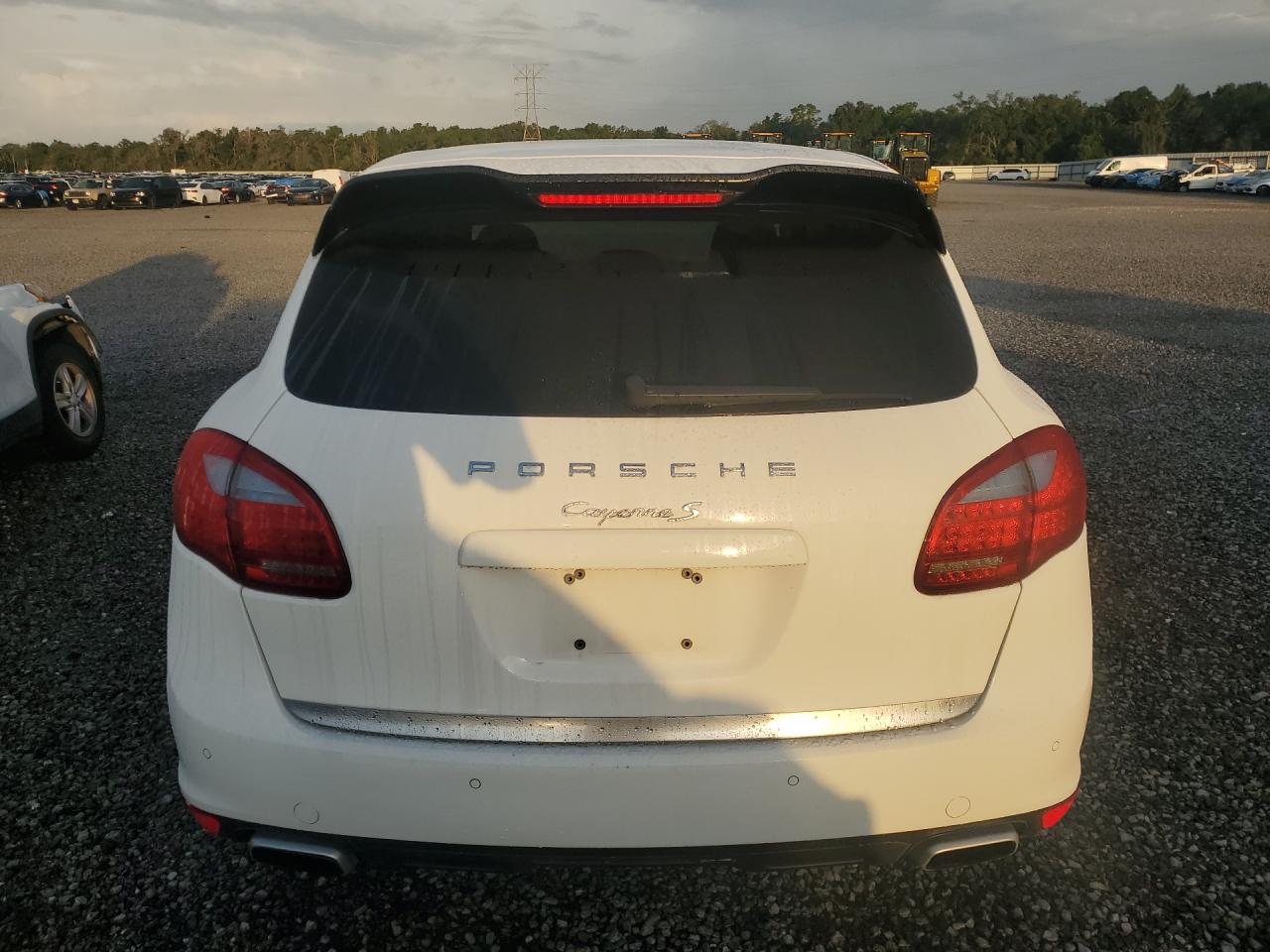 2013 Porsche Cayenne S White vin: WP1AB2A28DLA80029