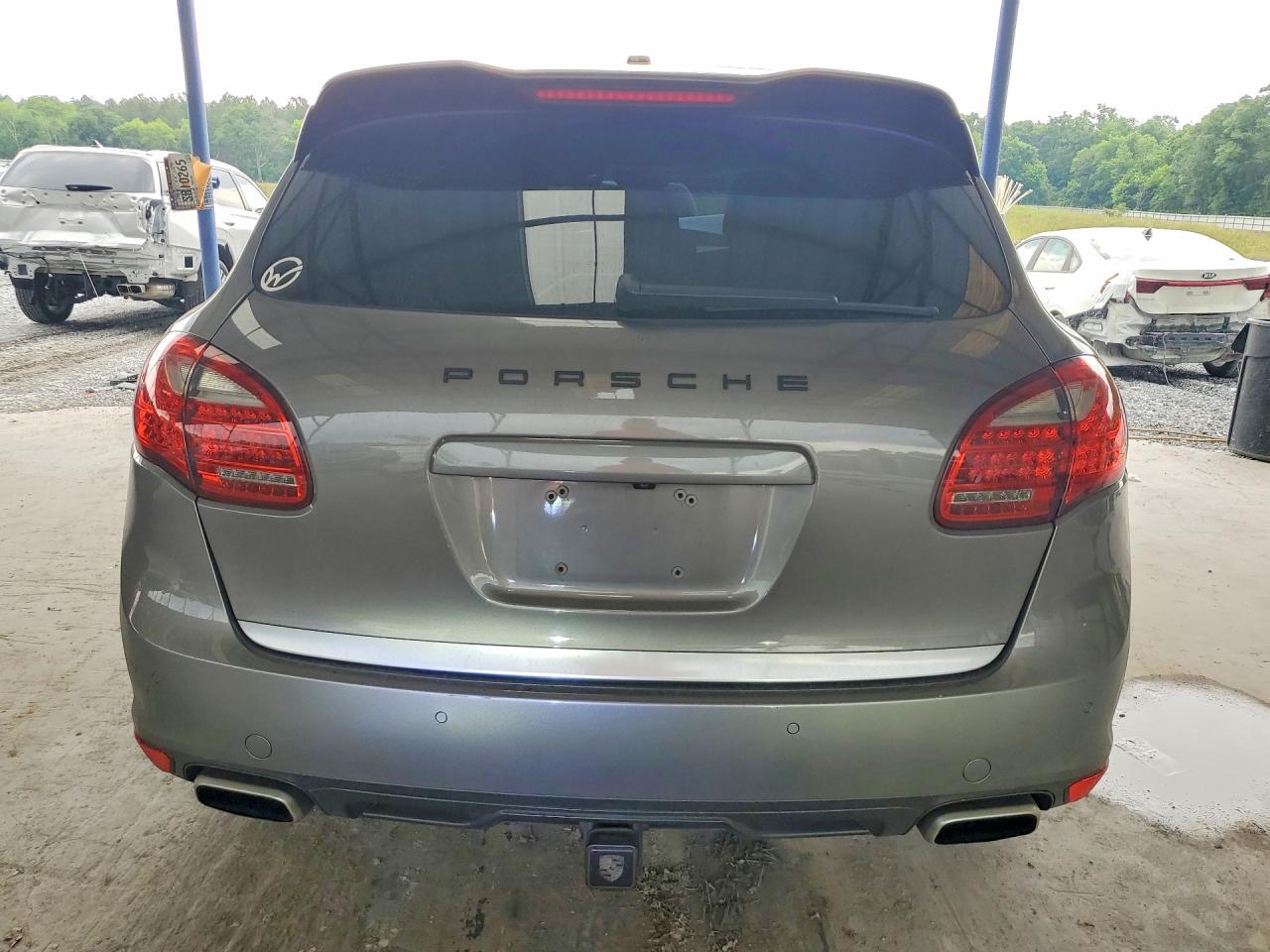2011 Porsche Cayenne S Gray vin: WP1AB2A2XBLA47577