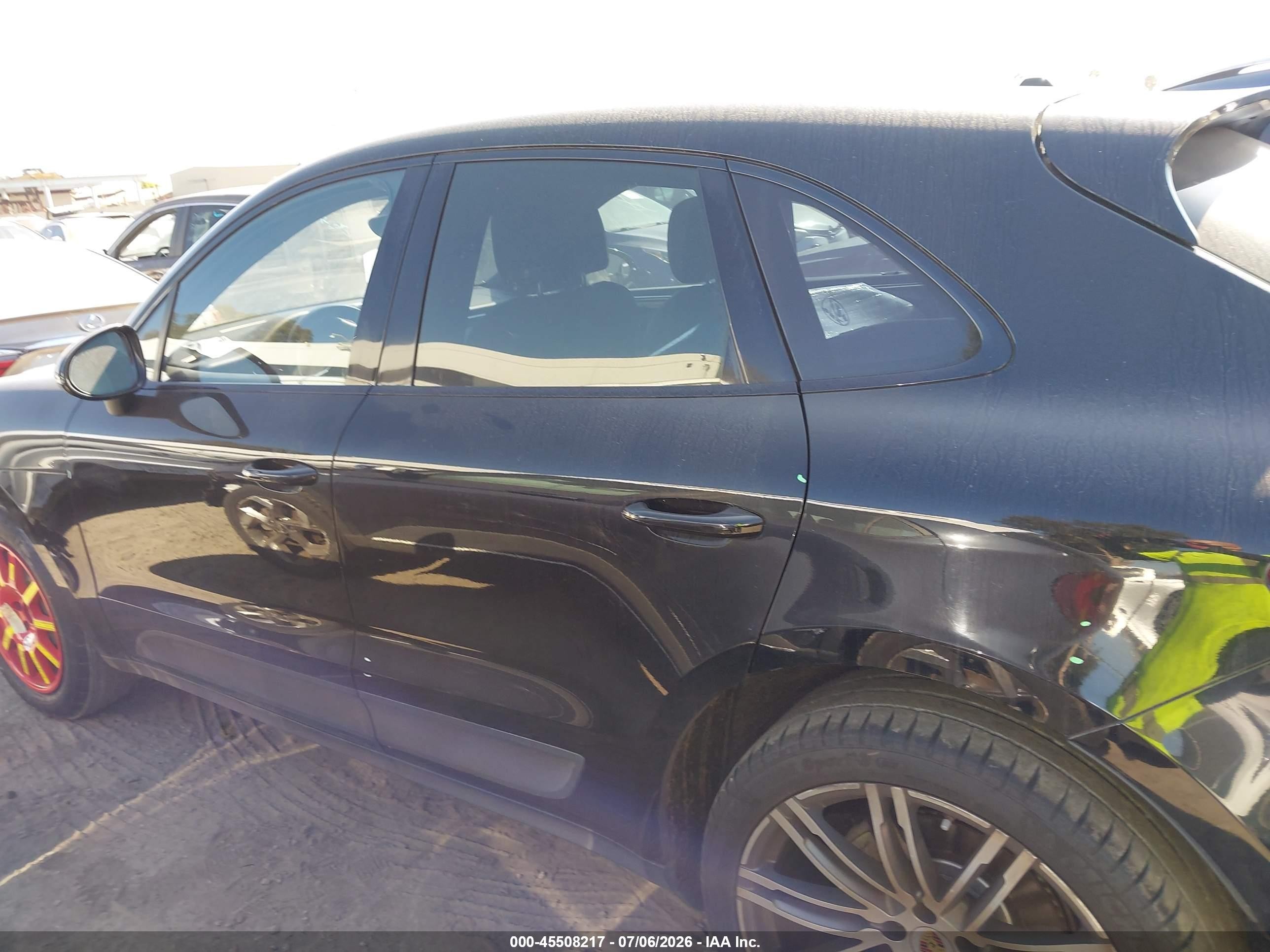 2015 Porsche Macan S Black vin: WP1AB2A50FLB54329