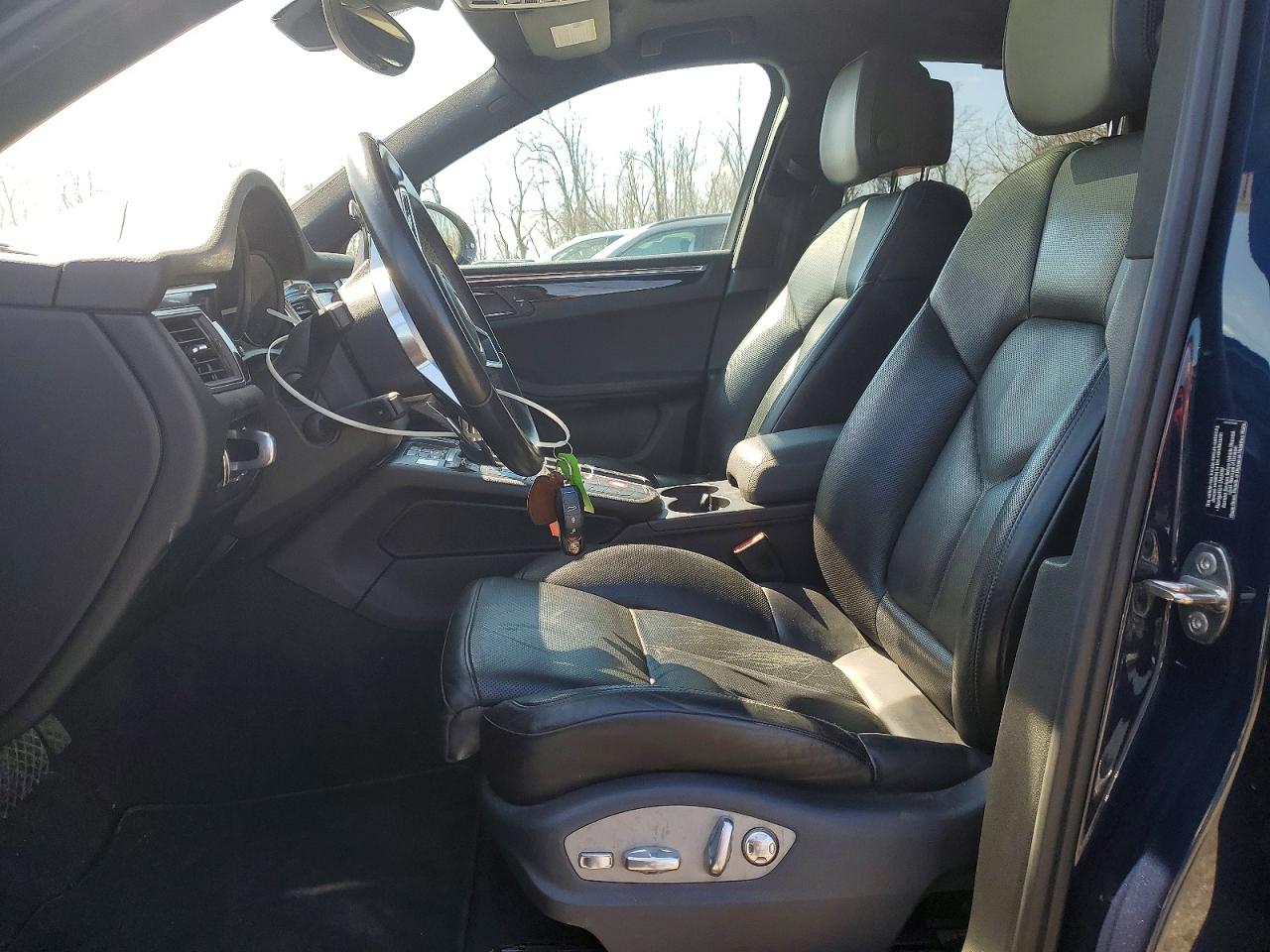 2015 Porsche Macan S Blue vin: WP1AB2A50FLB64617