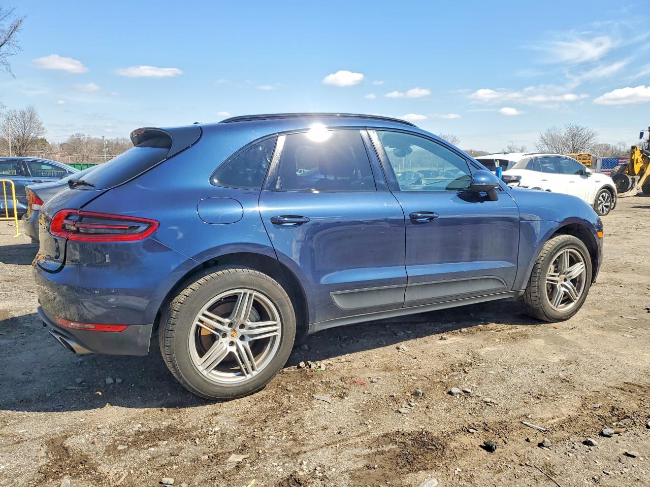 2015 Porsche Macan S Blue vin: WP1AB2A50FLB64617
