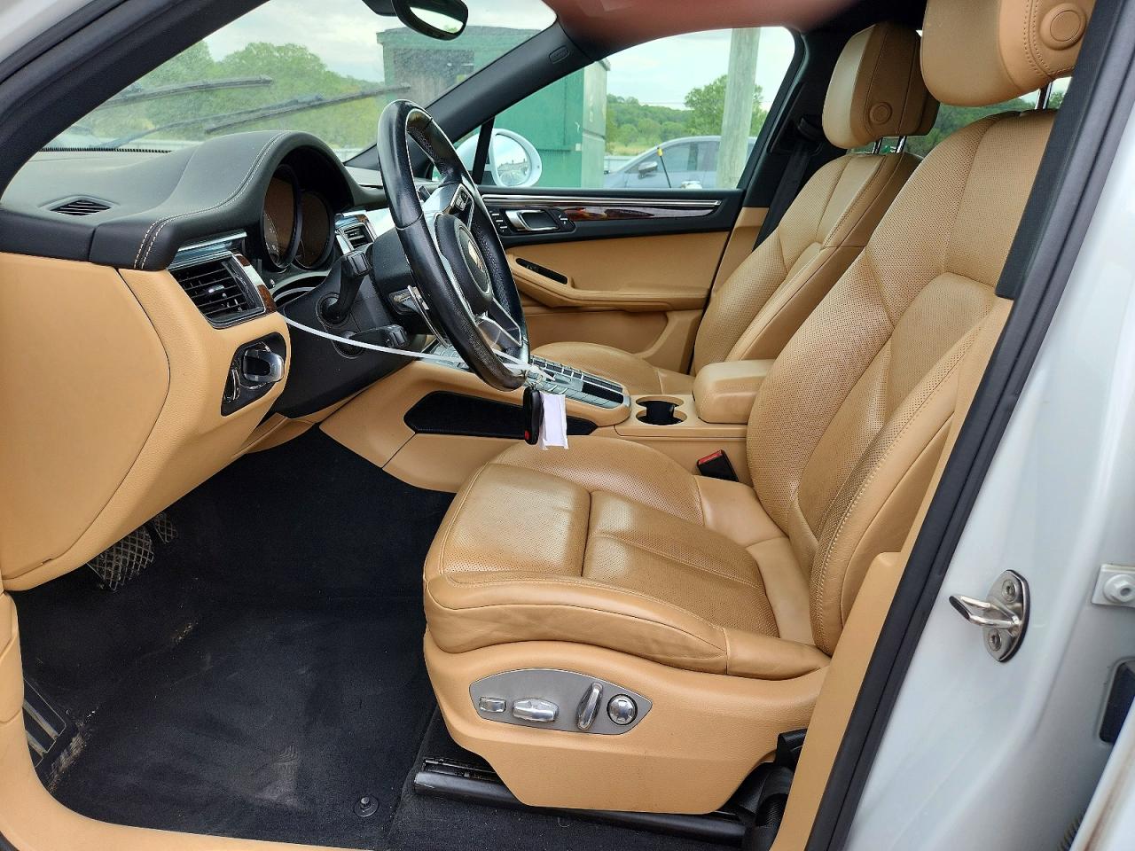 2017 Porsche Macan S White vin: WP1AB2A50HLB14951