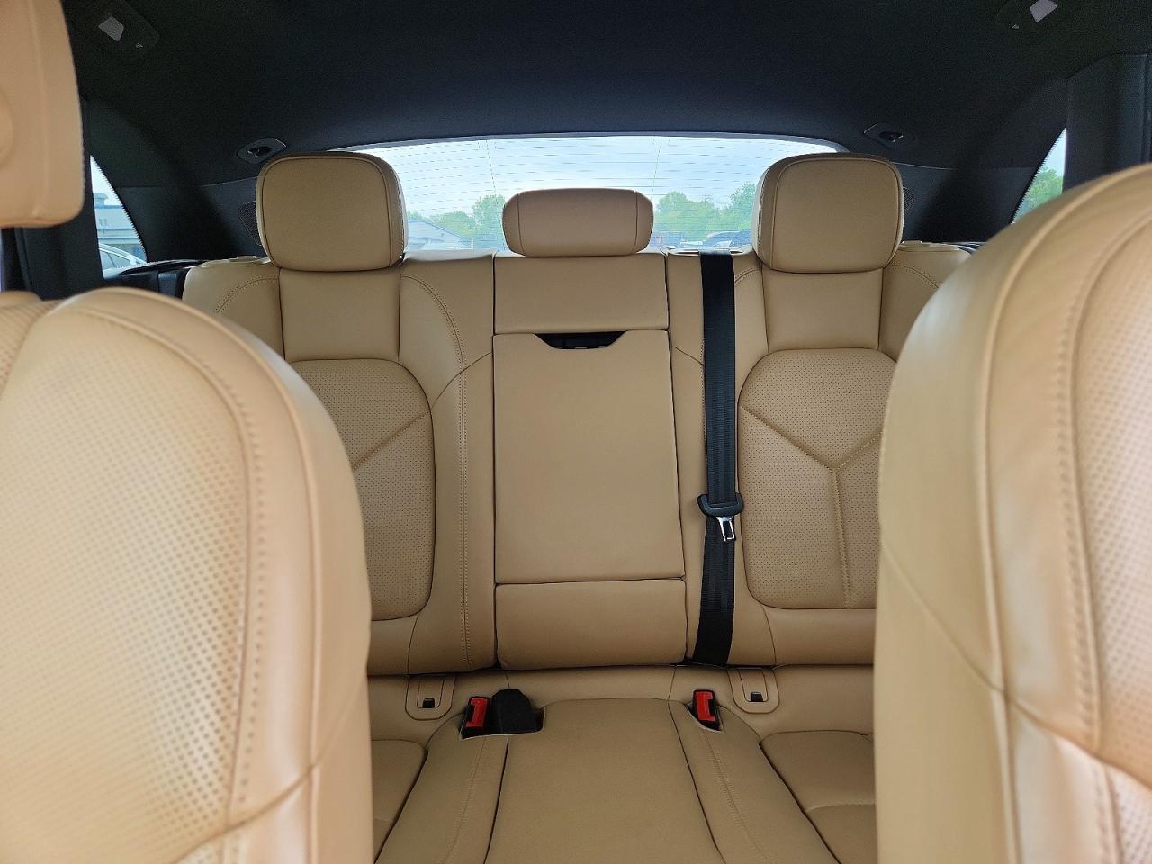 2017 Porsche Macan S White vin: WP1AB2A50HLB14951
