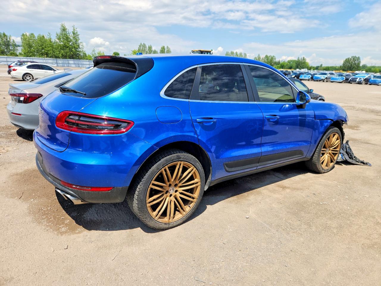 2015 Porsche Macan S Blue vin: WP1AB2A51FLB44215