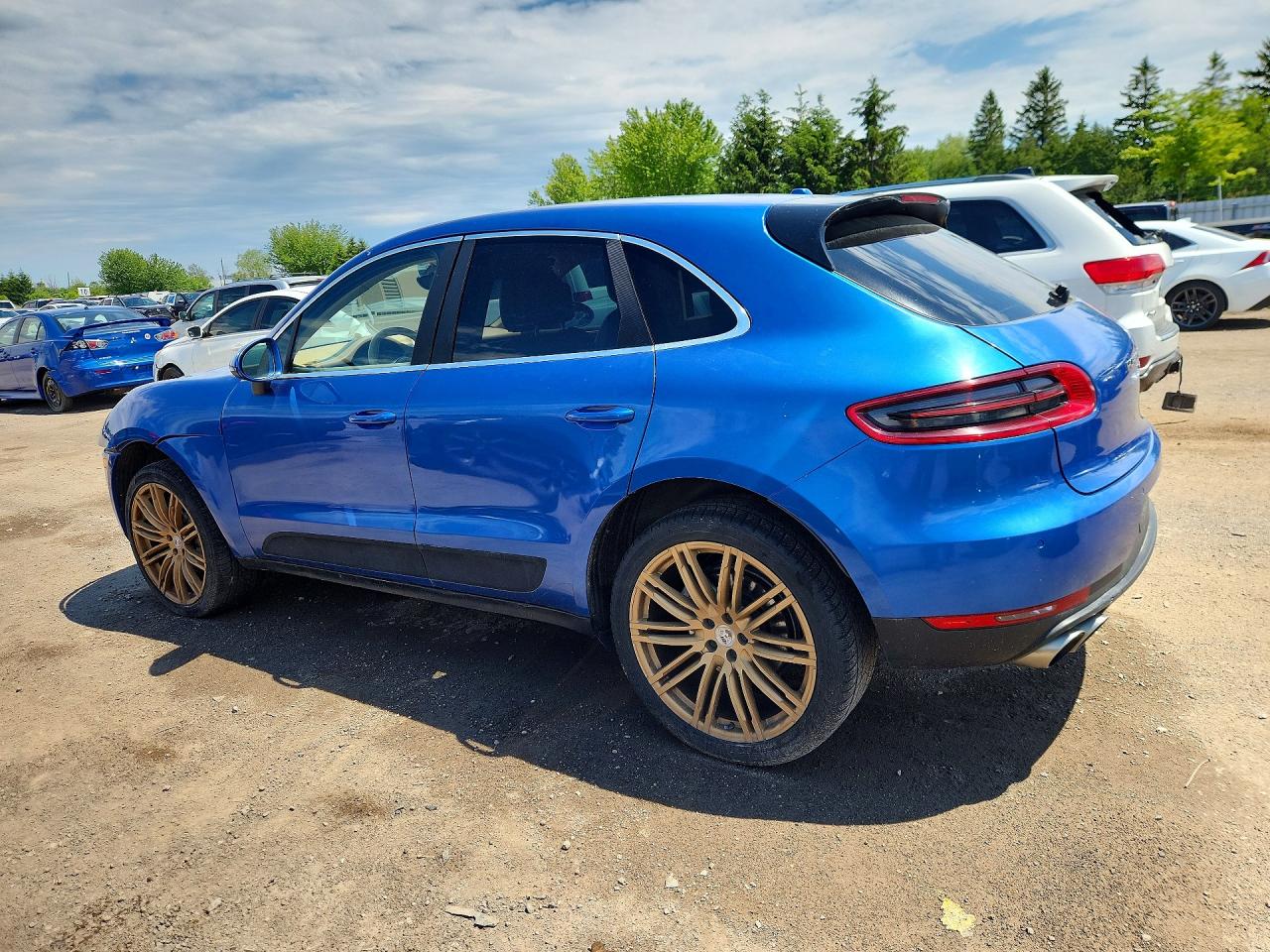 2015 Porsche Macan S Blue vin: WP1AB2A51FLB44215