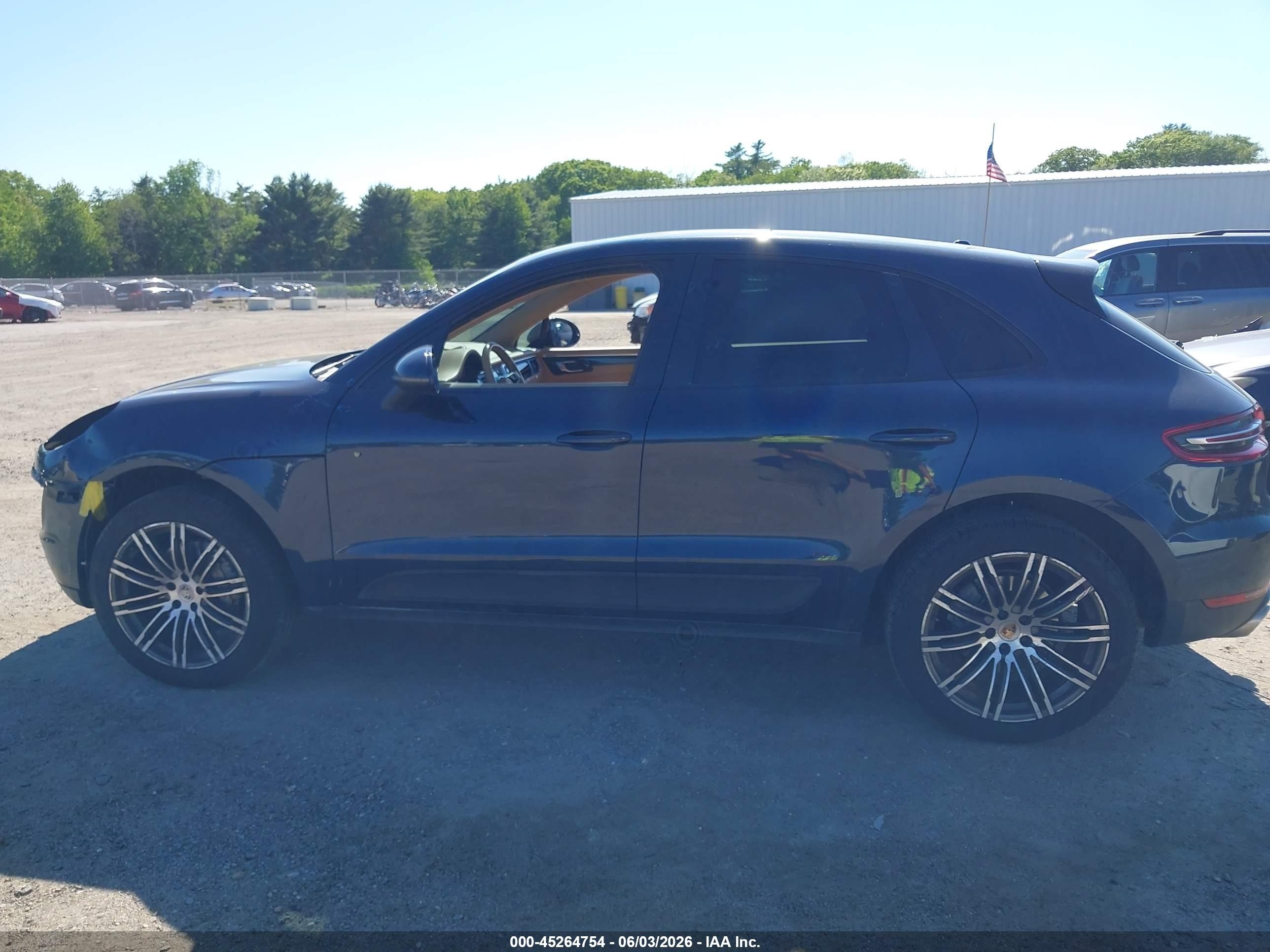 2015 Porsche Macan S Blue vin: WP1AB2A51FLB55179