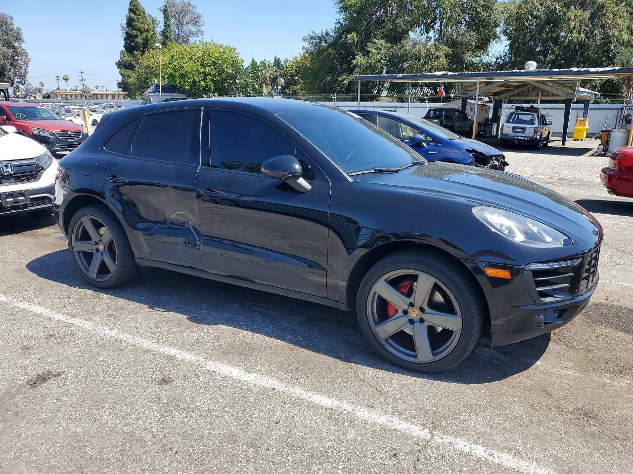 2015 Porsche Macan S Black vin: WP1AB2A51FLB62312