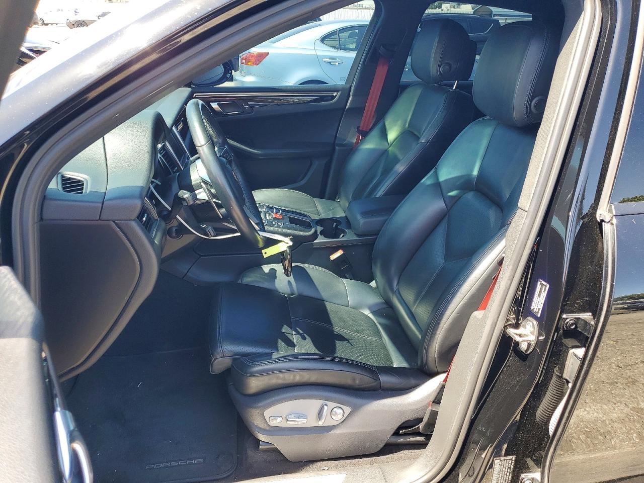 2015 Porsche Macan S Black vin: WP1AB2A51FLB62312