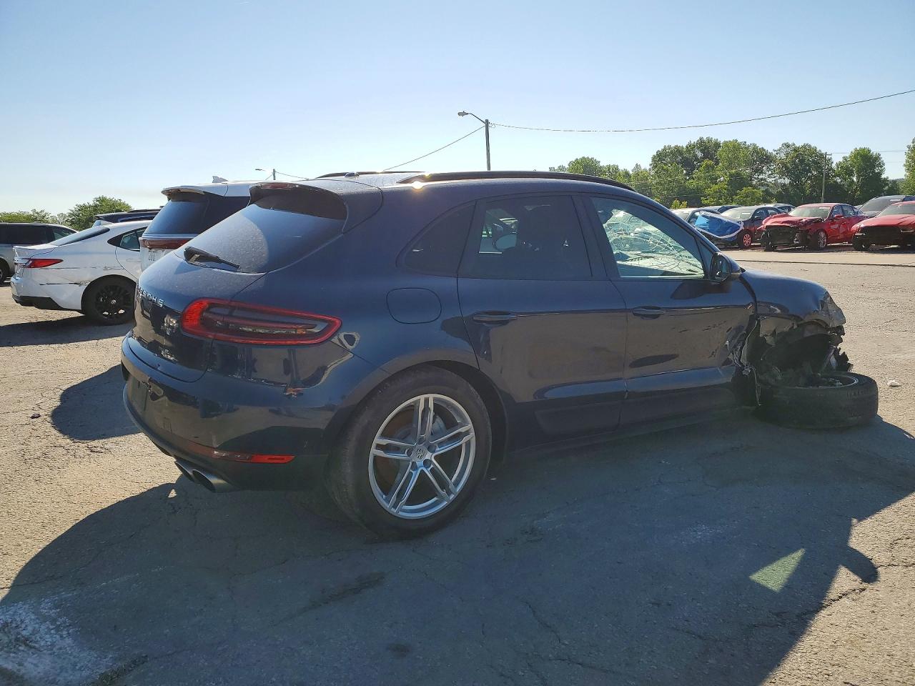 2015 Porsche Macan S Blue vin: WP1AB2A51FLB63623