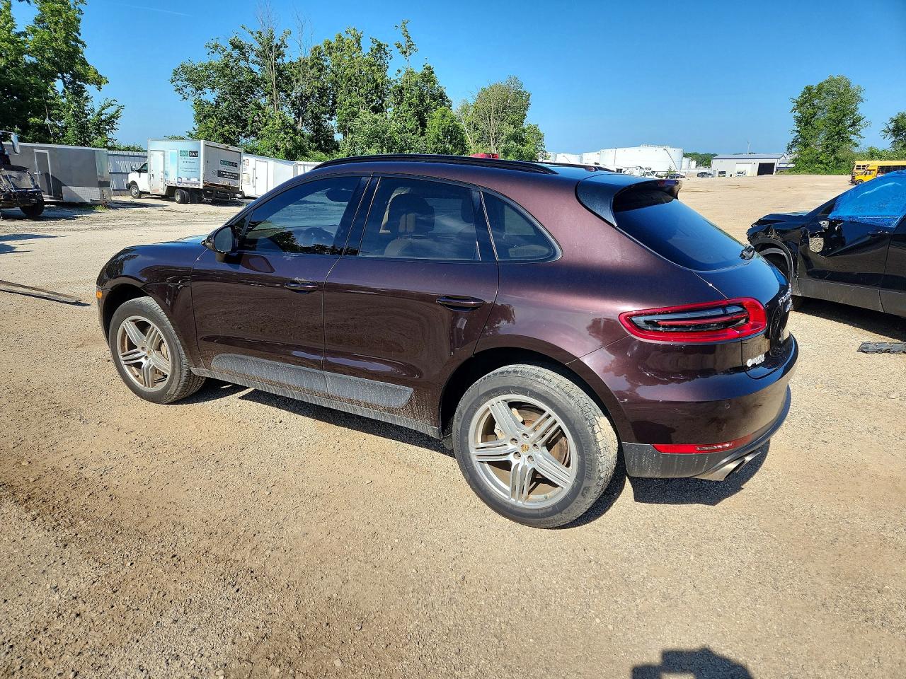 2015 Porsche Macan S Burgundy vin: WP1AB2A51FLB66621