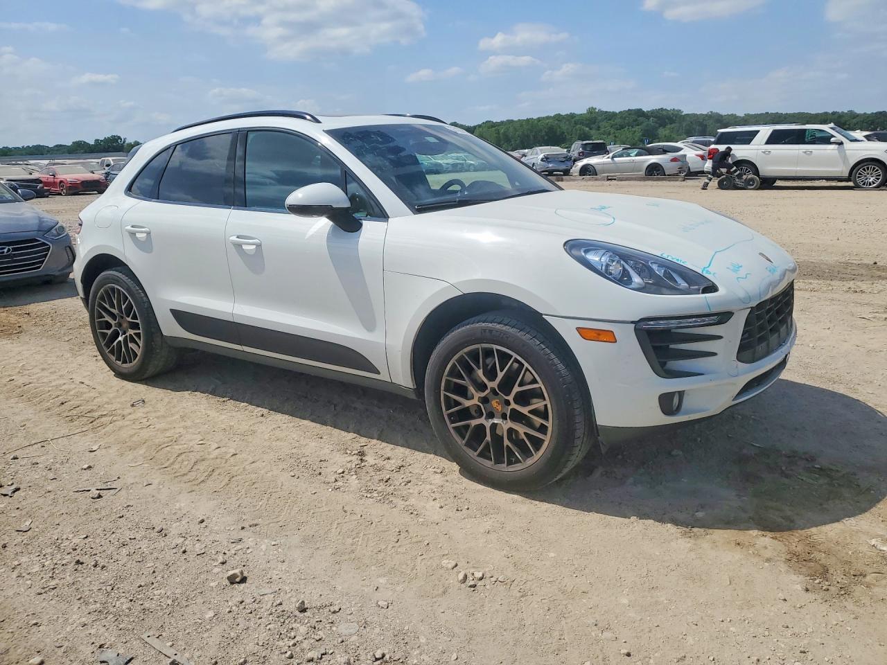 2015 Porsche Macan S White vin: WP1AB2A52FLB58530