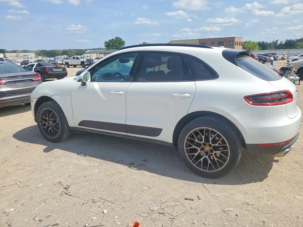2015 Porsche Macan S White vin: WP1AB2A52FLB58530