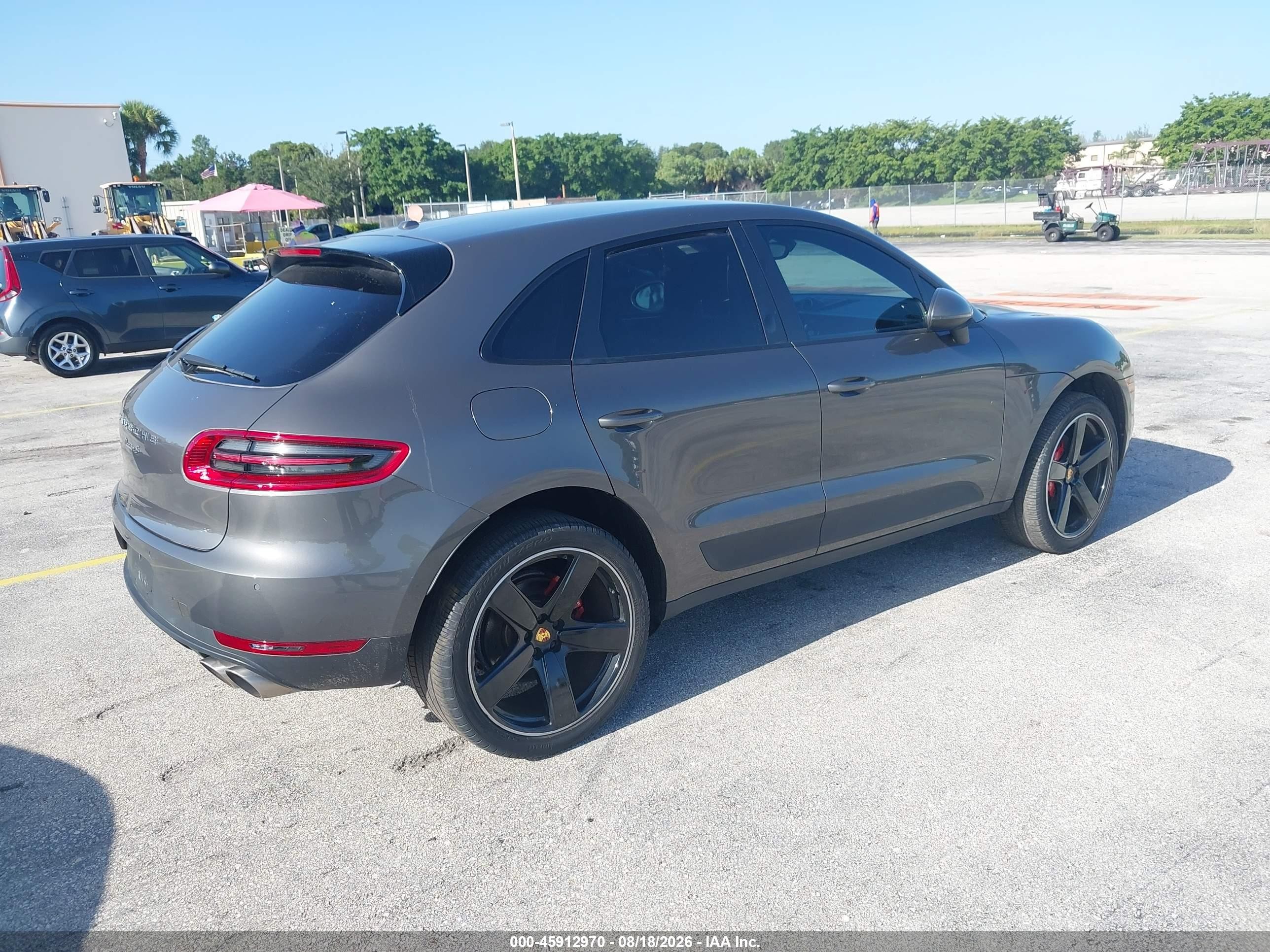 2015 Porsche Macan S Brown vin: WP1AB2A52FLB69737