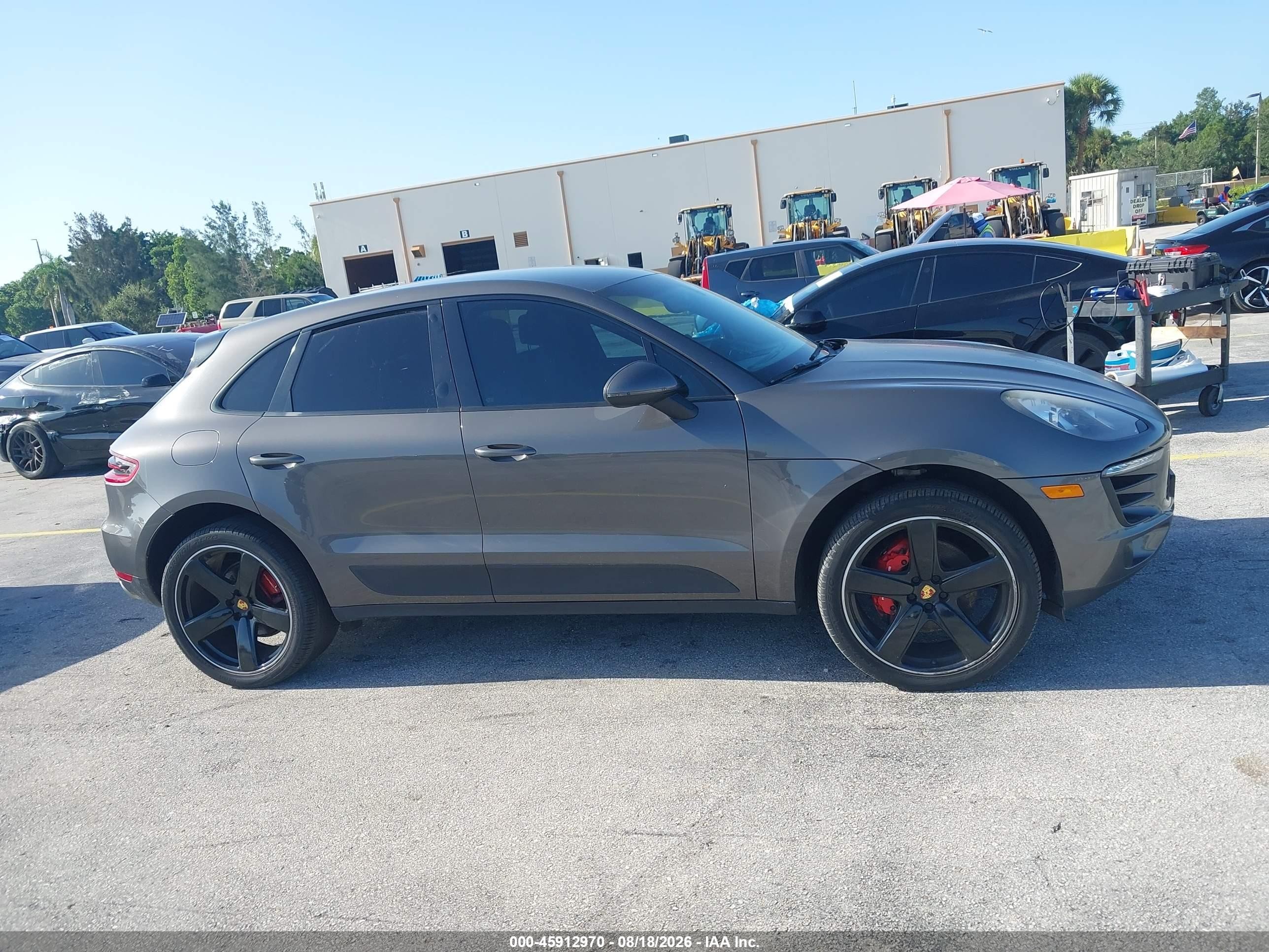 2015 Porsche Macan S Brown vin: WP1AB2A52FLB69737