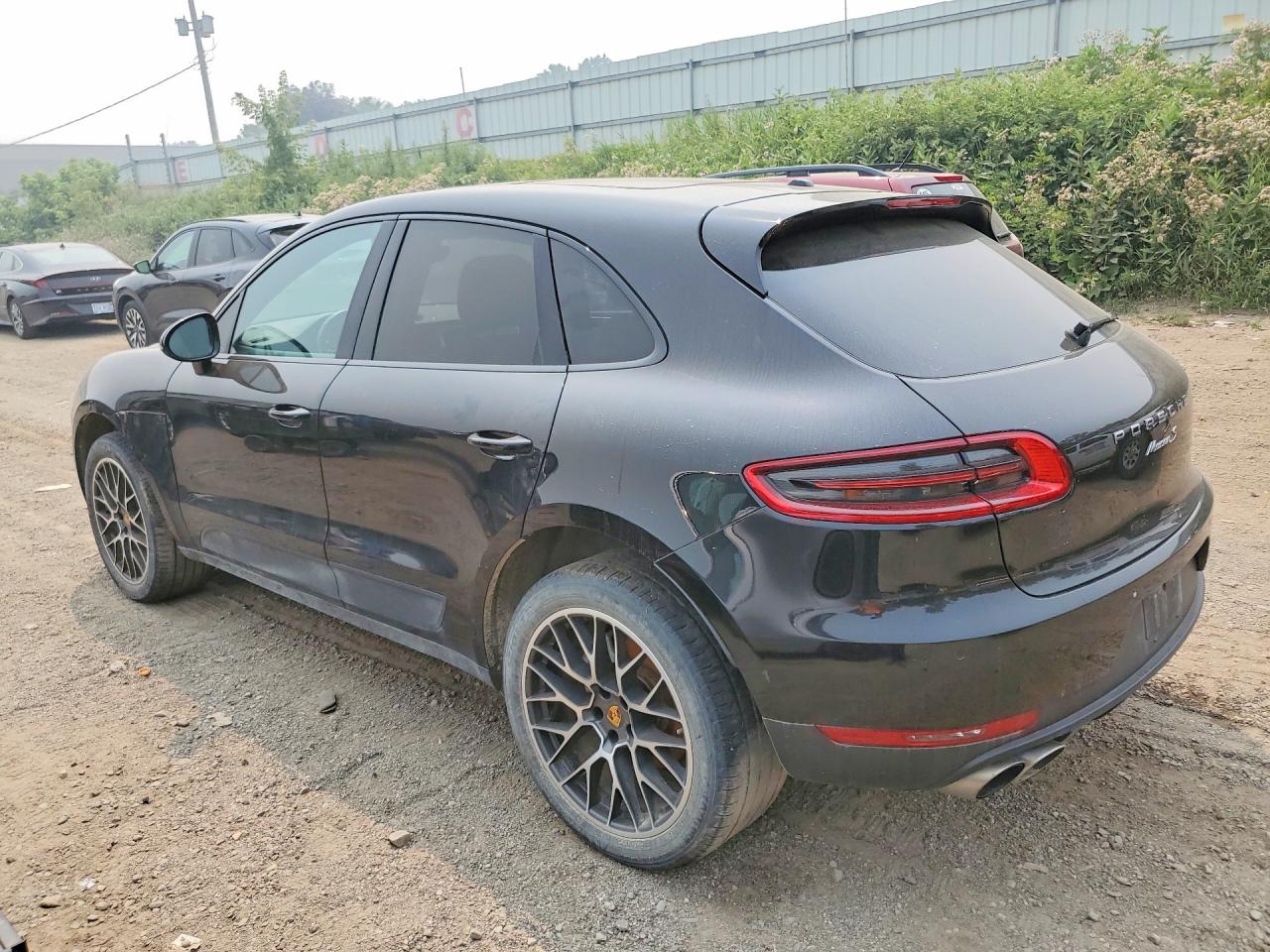 2015 Porsche Macan S Black vin: WP1AB2A53FLB65079