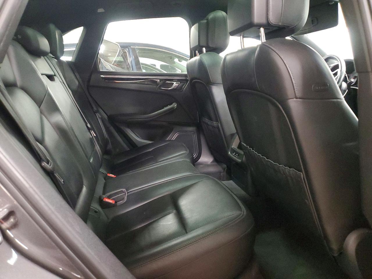 2015 Porsche Macan S Gray vin: WP1AB2A53FLB66135