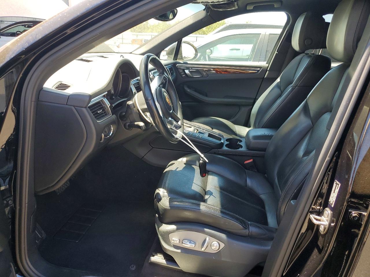 2015 Porsche Macan S Black vin: WP1AB2A53FLB71495