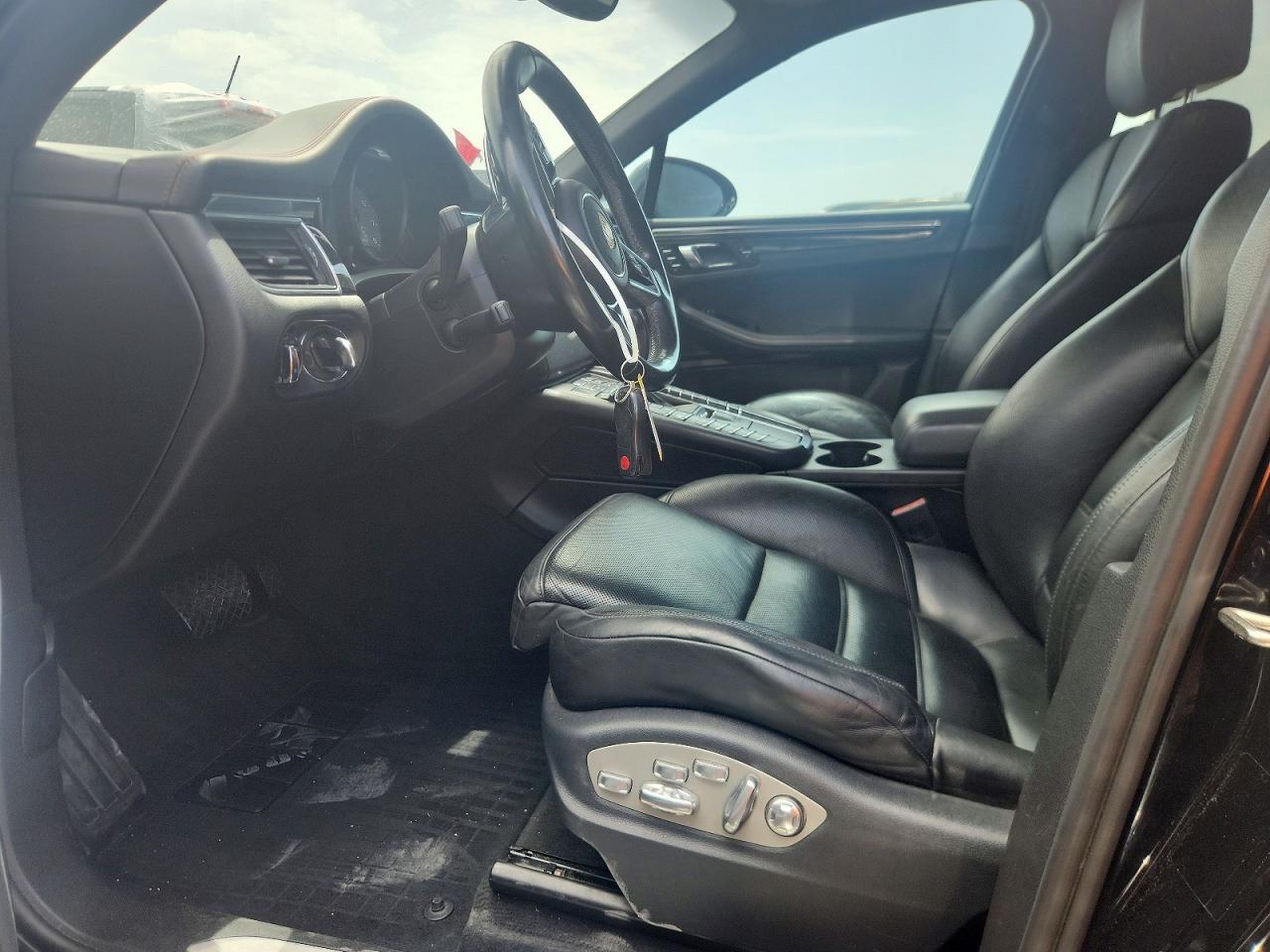 2015 Porsche Macan S Black vin: WP1AB2A54FLB43530