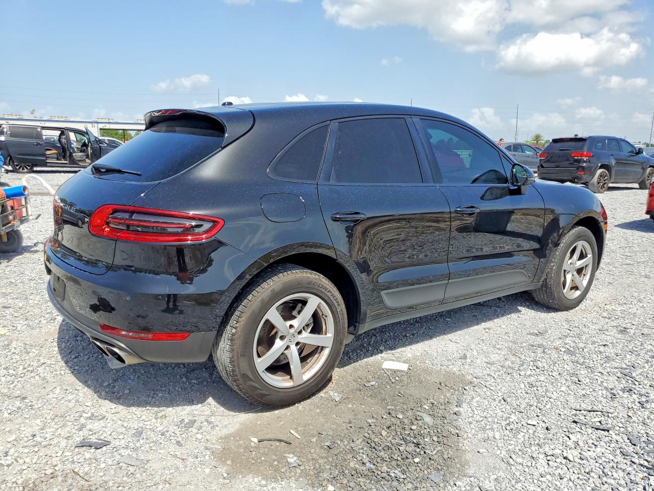 2015 Porsche Macan S Black vin: WP1AB2A54FLB43530