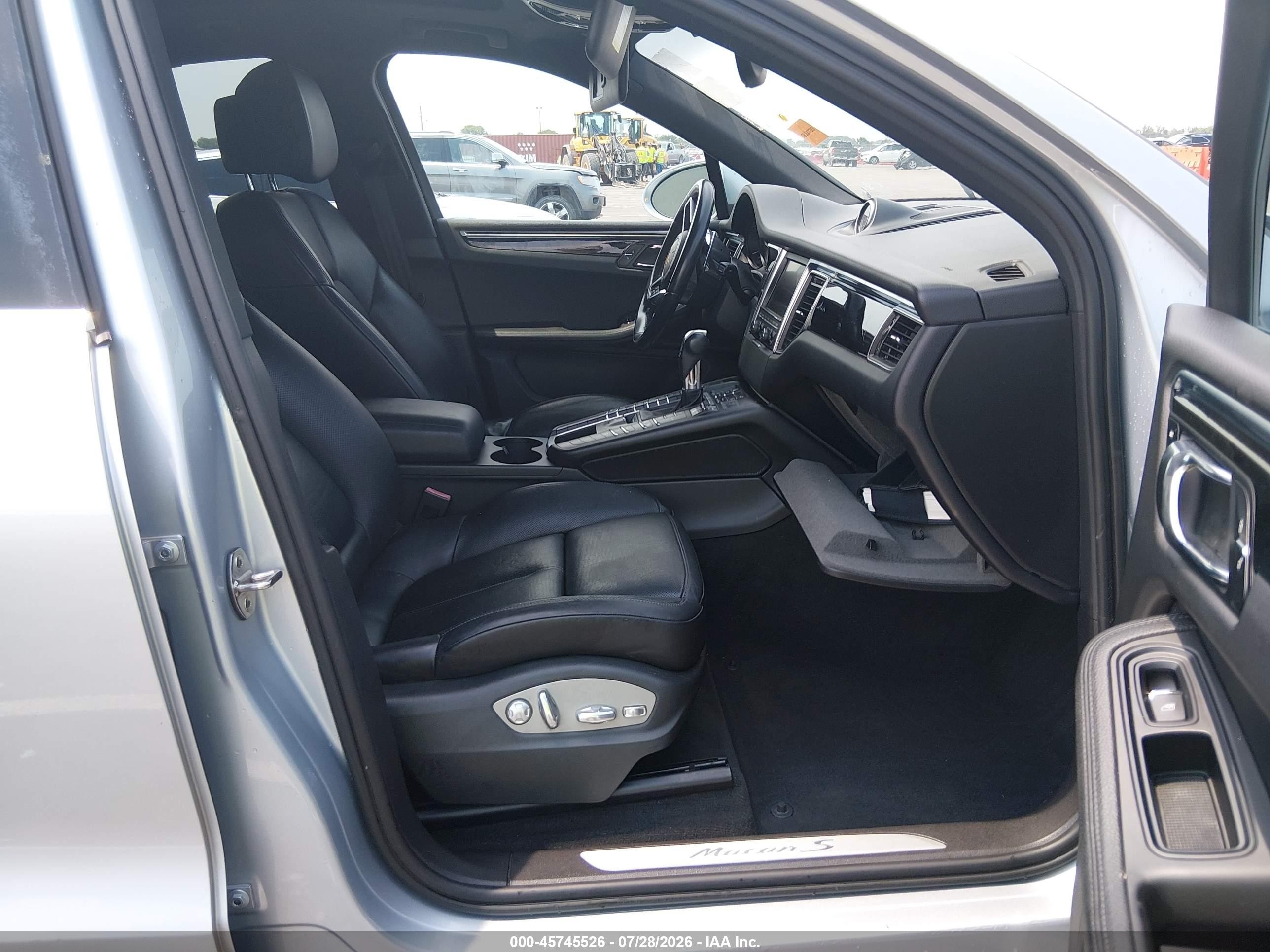 2015 Porsche Macan S Silver vin: WP1AB2A54FLB50607