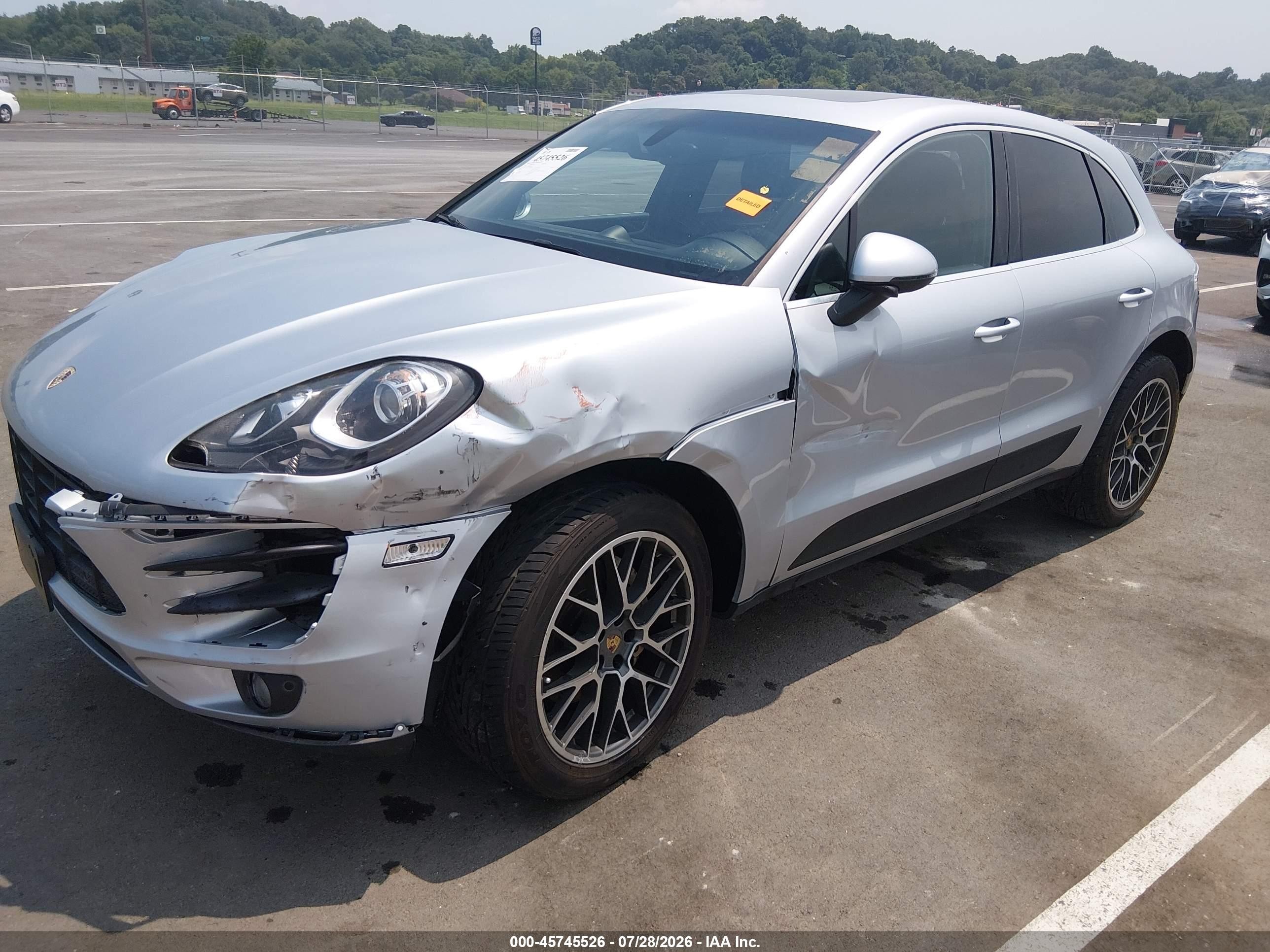 2015 Porsche Macan S Silver vin: WP1AB2A54FLB50607