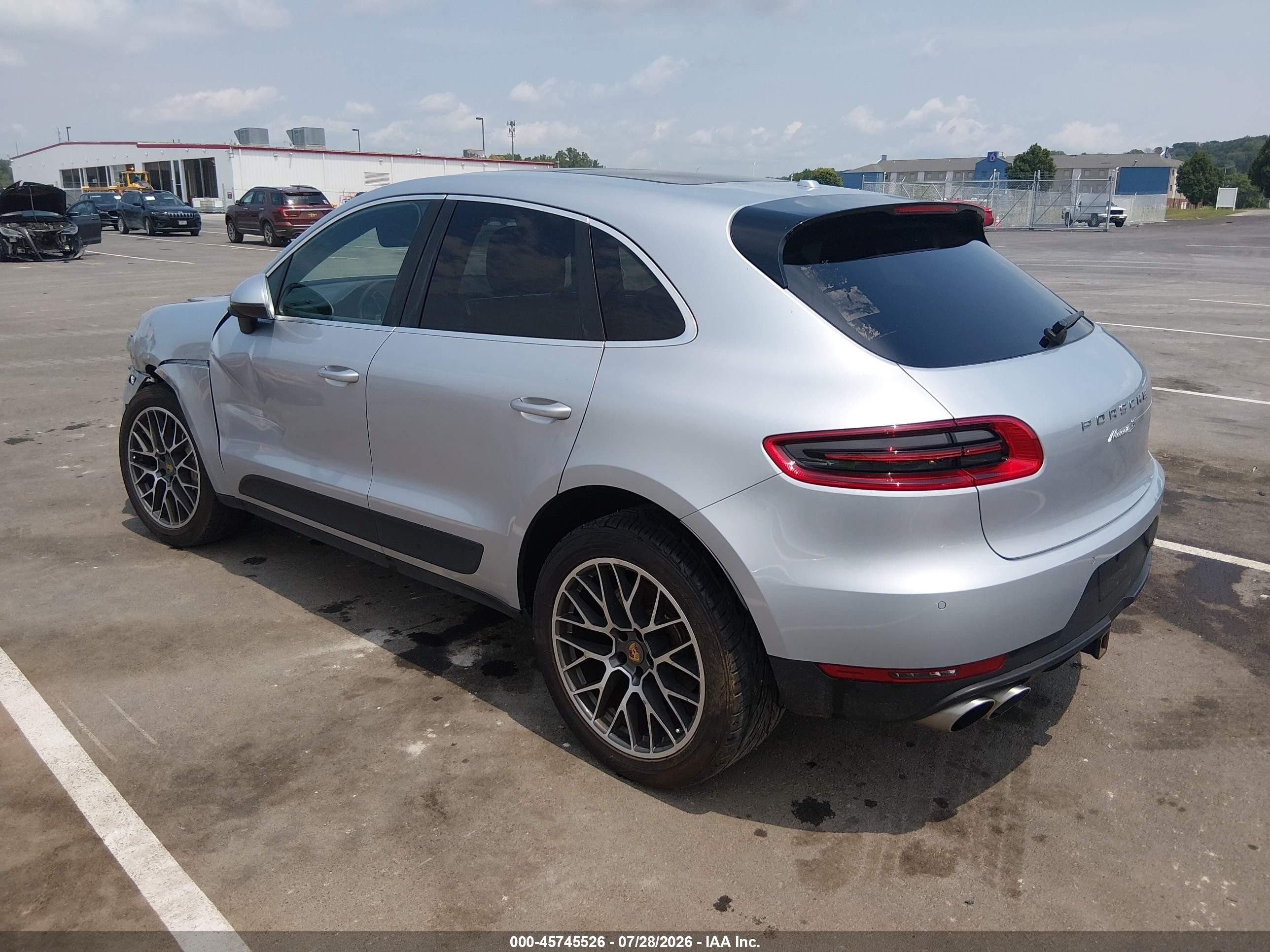2015 Porsche Macan S Silver vin: WP1AB2A54FLB50607