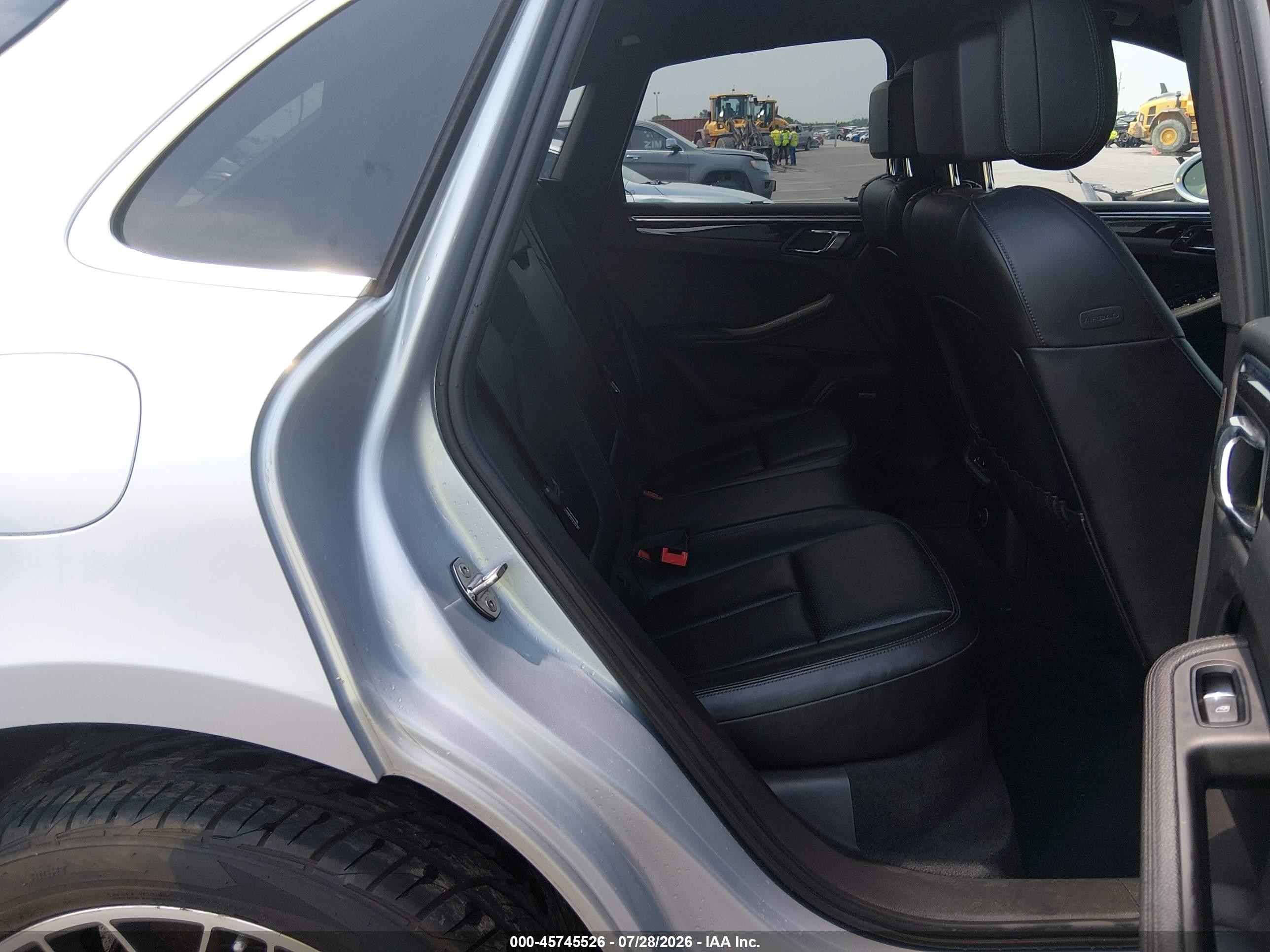 2015 Porsche Macan S Silver vin: WP1AB2A54FLB50607