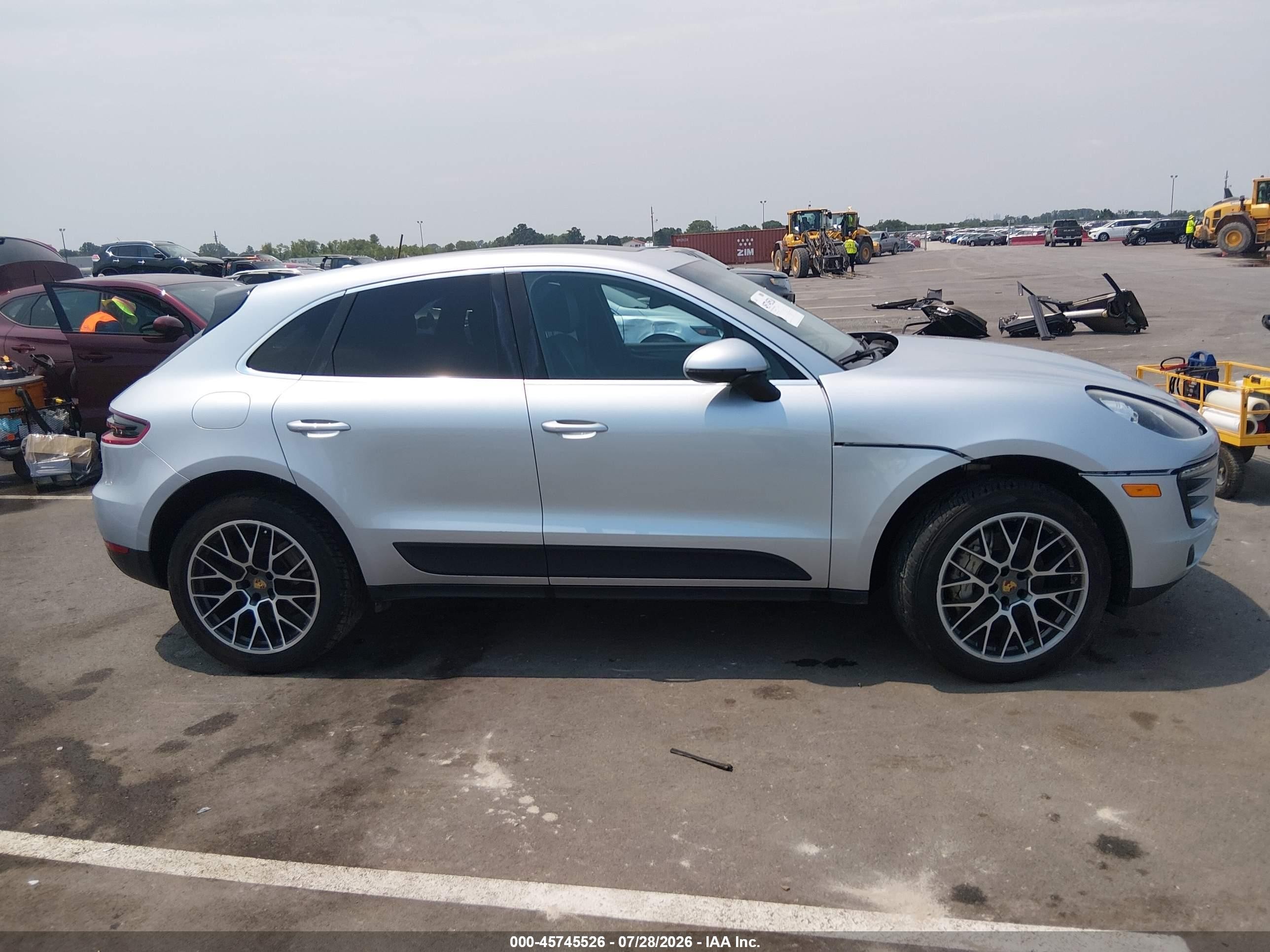 2015 Porsche Macan S Silver vin: WP1AB2A54FLB50607