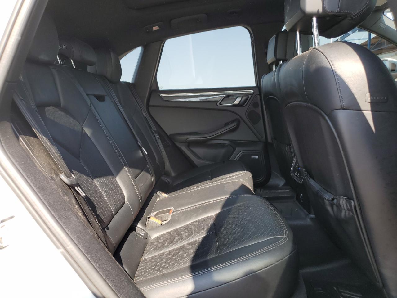 2020 Porsche Macan S White vin: WP1AB2A54LLB35245