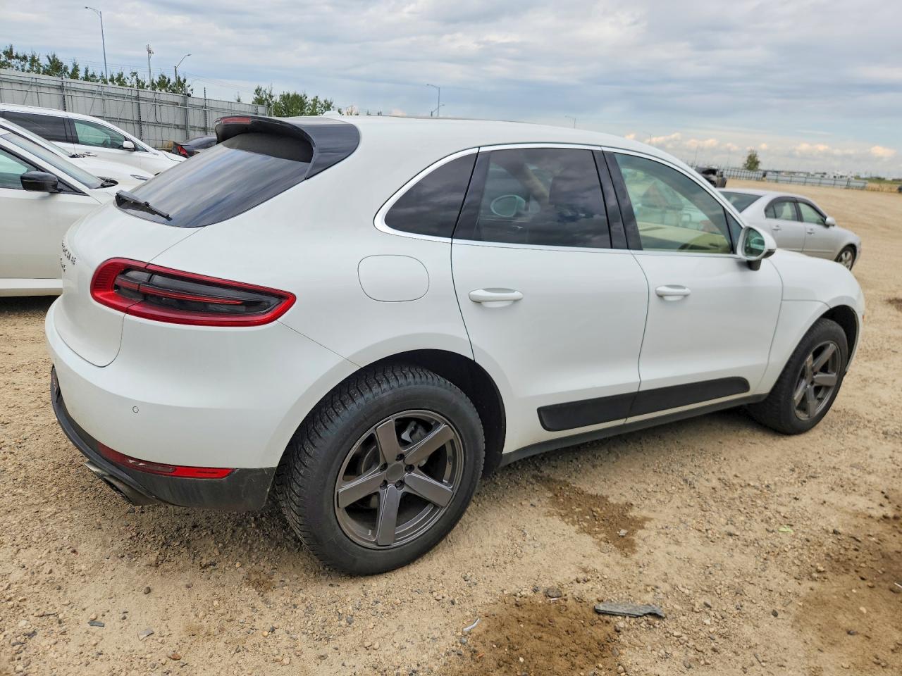 2015 Porsche Macan S White vin: WP1AB2A55FLB60028