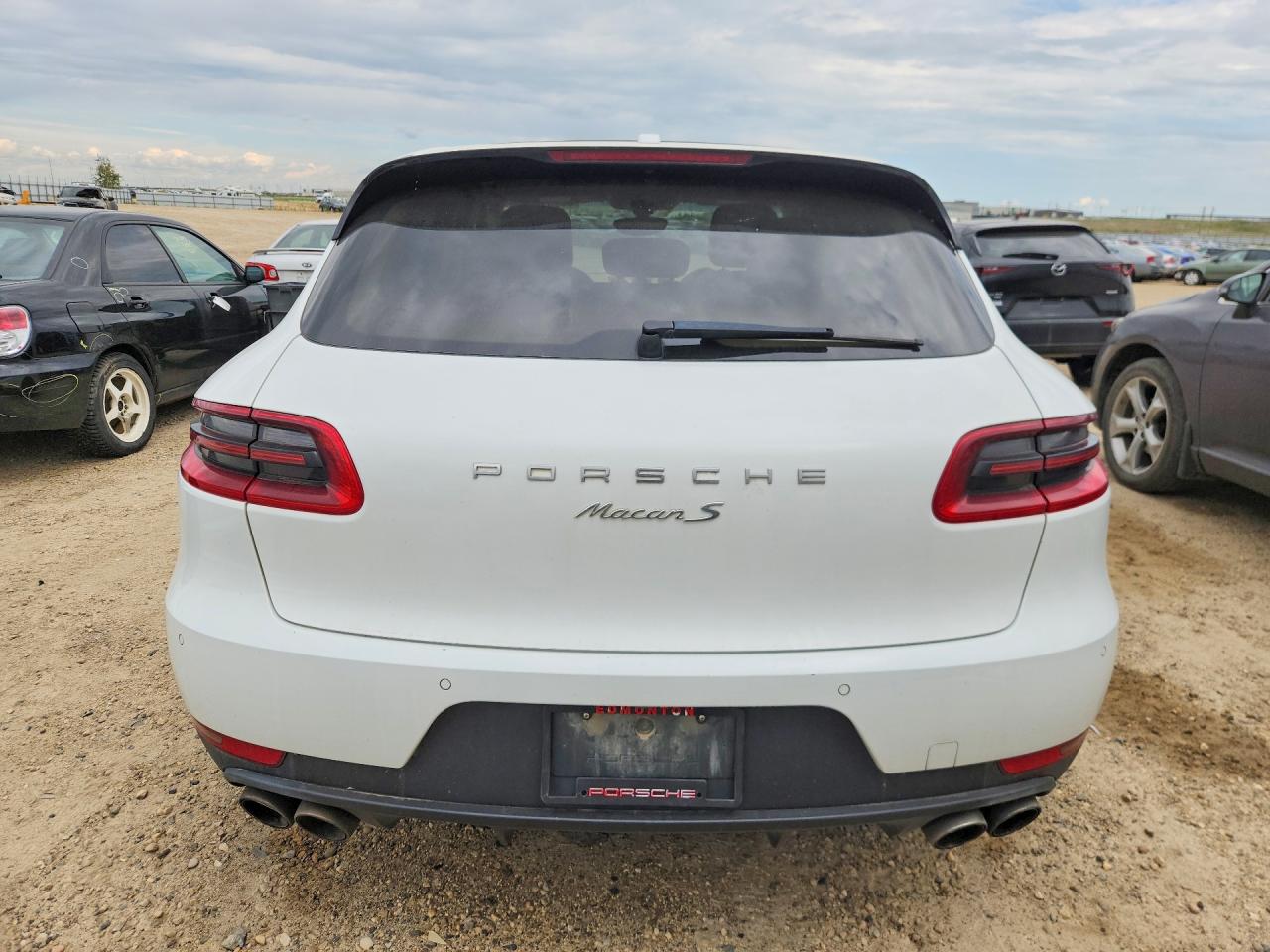 2015 Porsche Macan S White vin: WP1AB2A55FLB60028