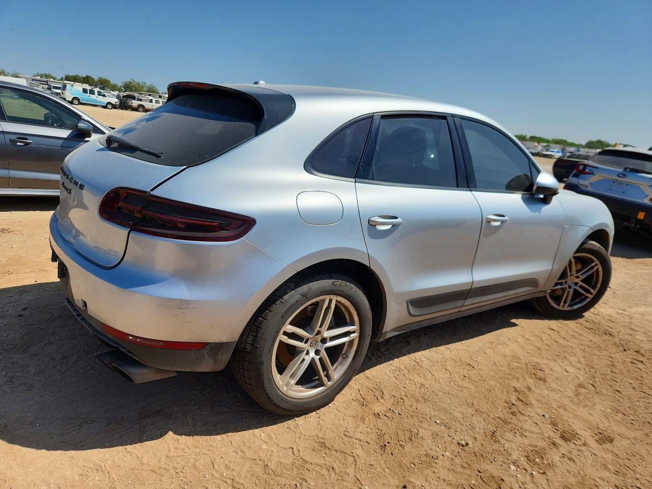 2015 Porsche Macan S Silver vin: WP1AB2A56FLB41519