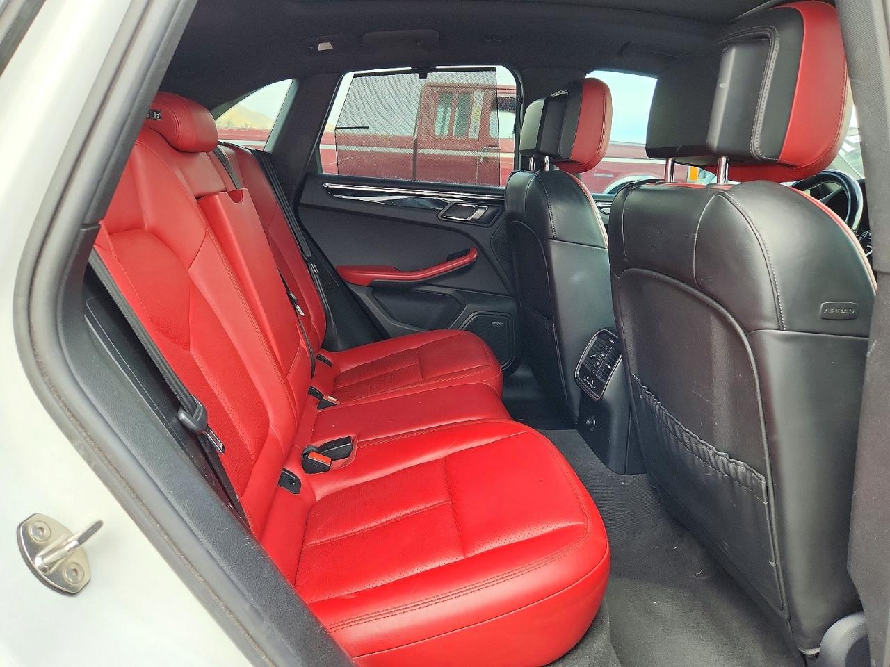 2015 Porsche Macan S White vin: WP1AB2A56FLB43013
