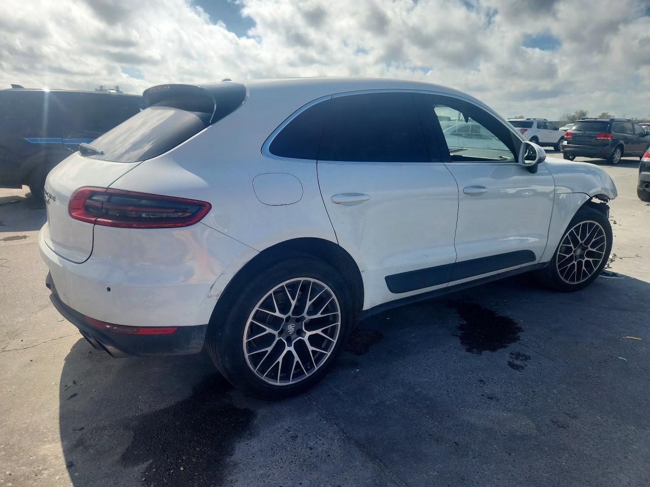 2015 Porsche Macan S White vin: WP1AB2A56FLB74133