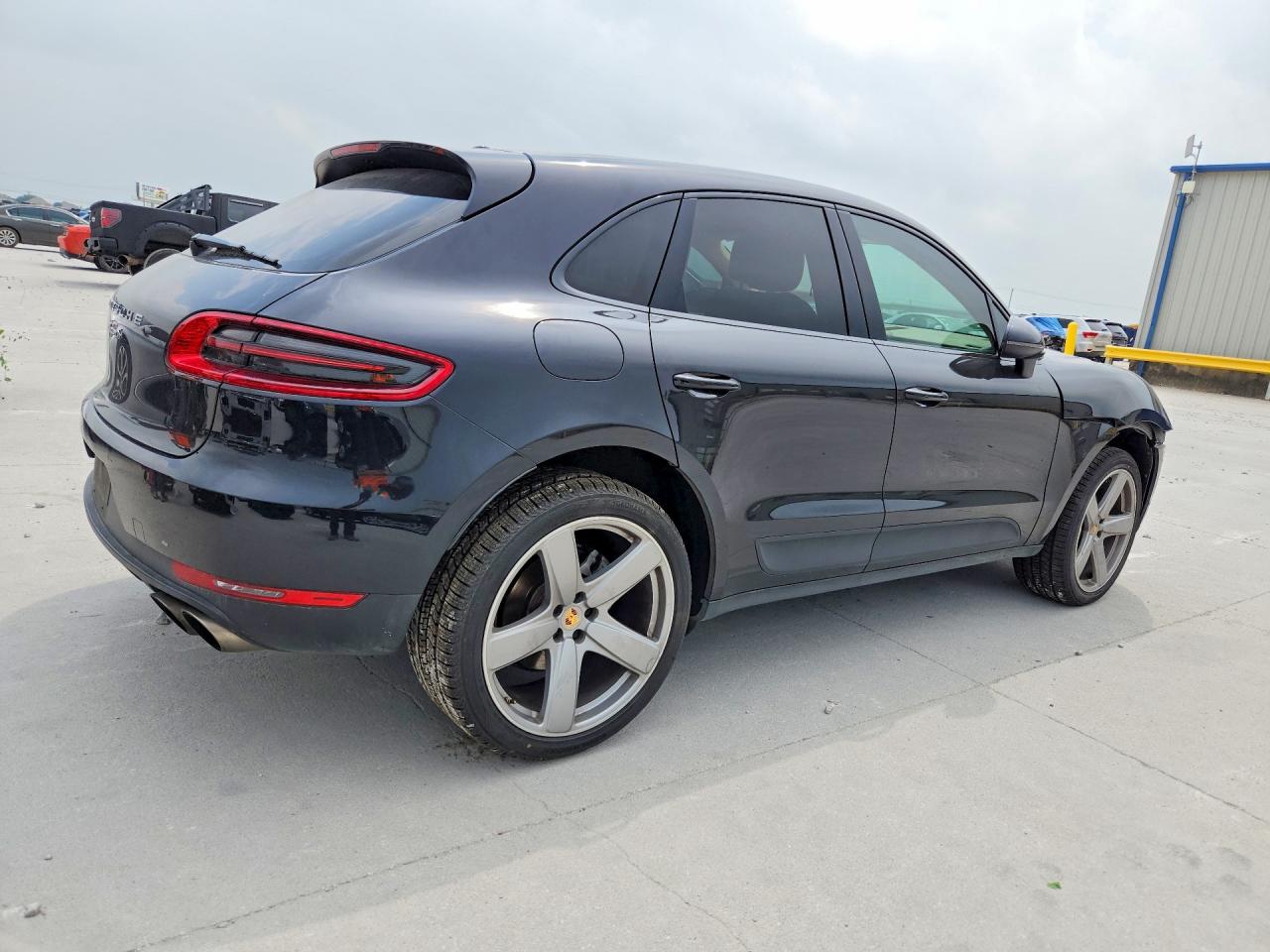 2016 Porsche Macan S Black vin: WP1AB2A57GLB52823