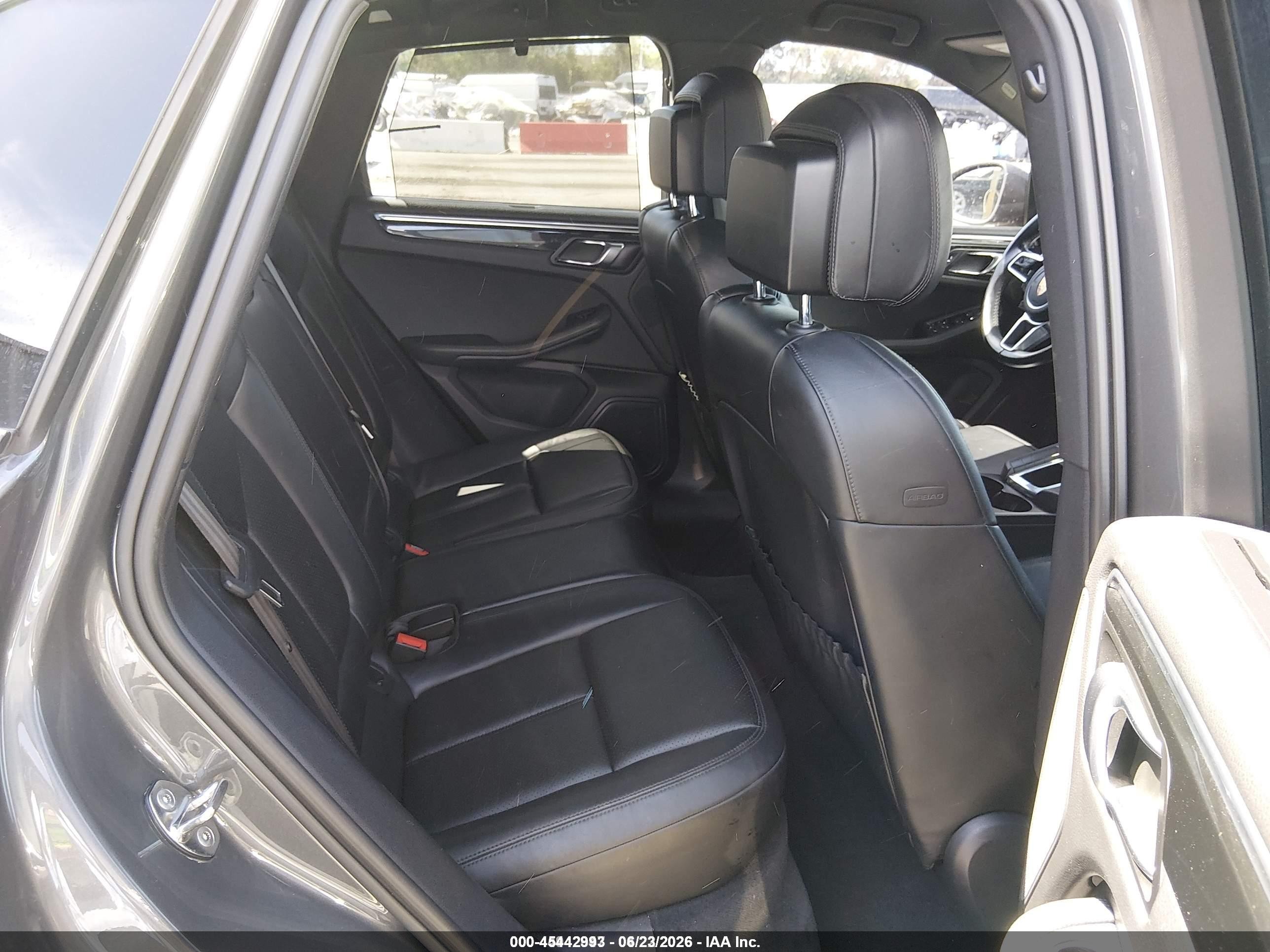 2015 Porsche Macan S Gray vin: WP1AB2A58FLB52392