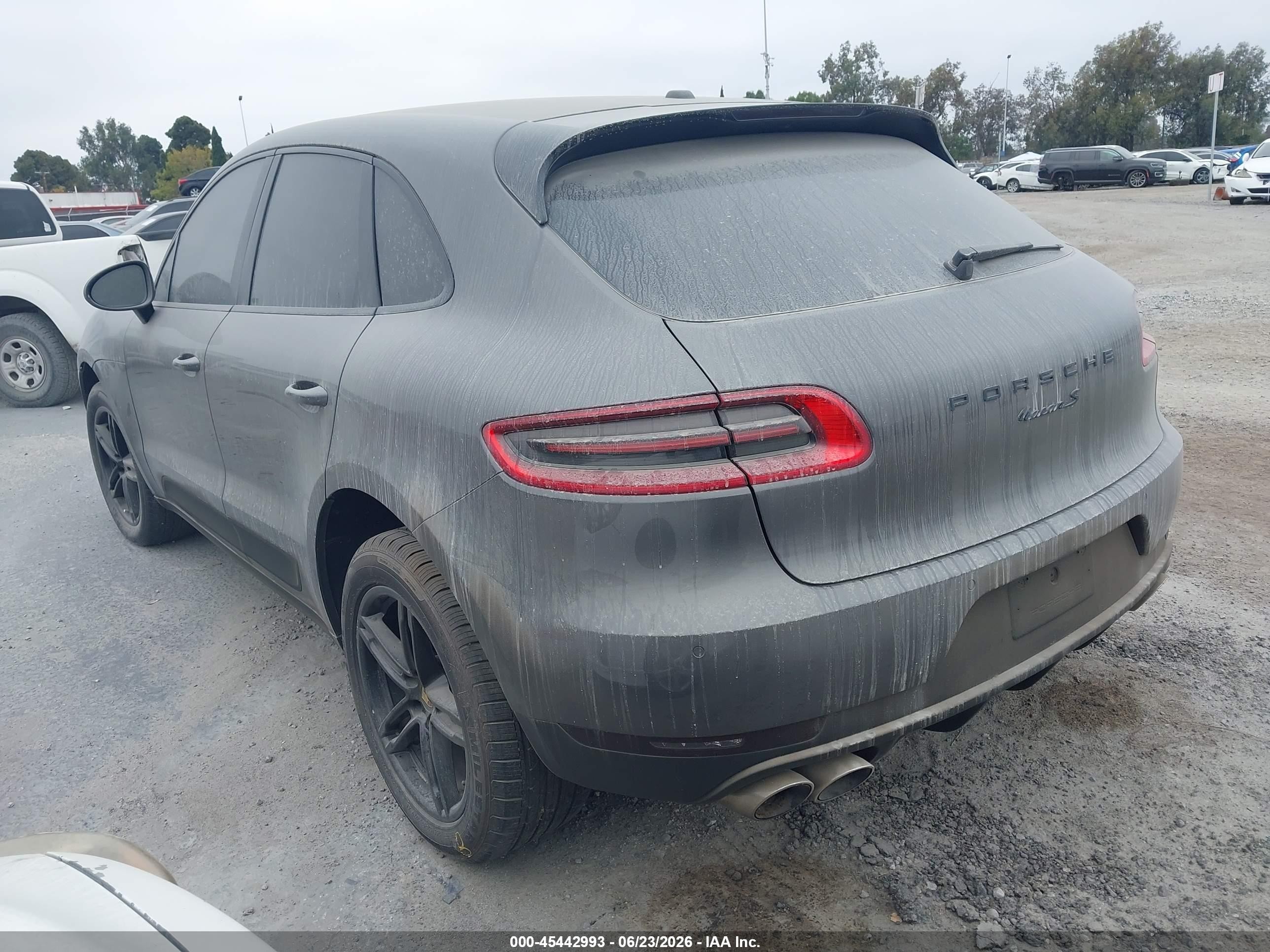 2015 Porsche Macan S Gray vin: WP1AB2A58FLB52392