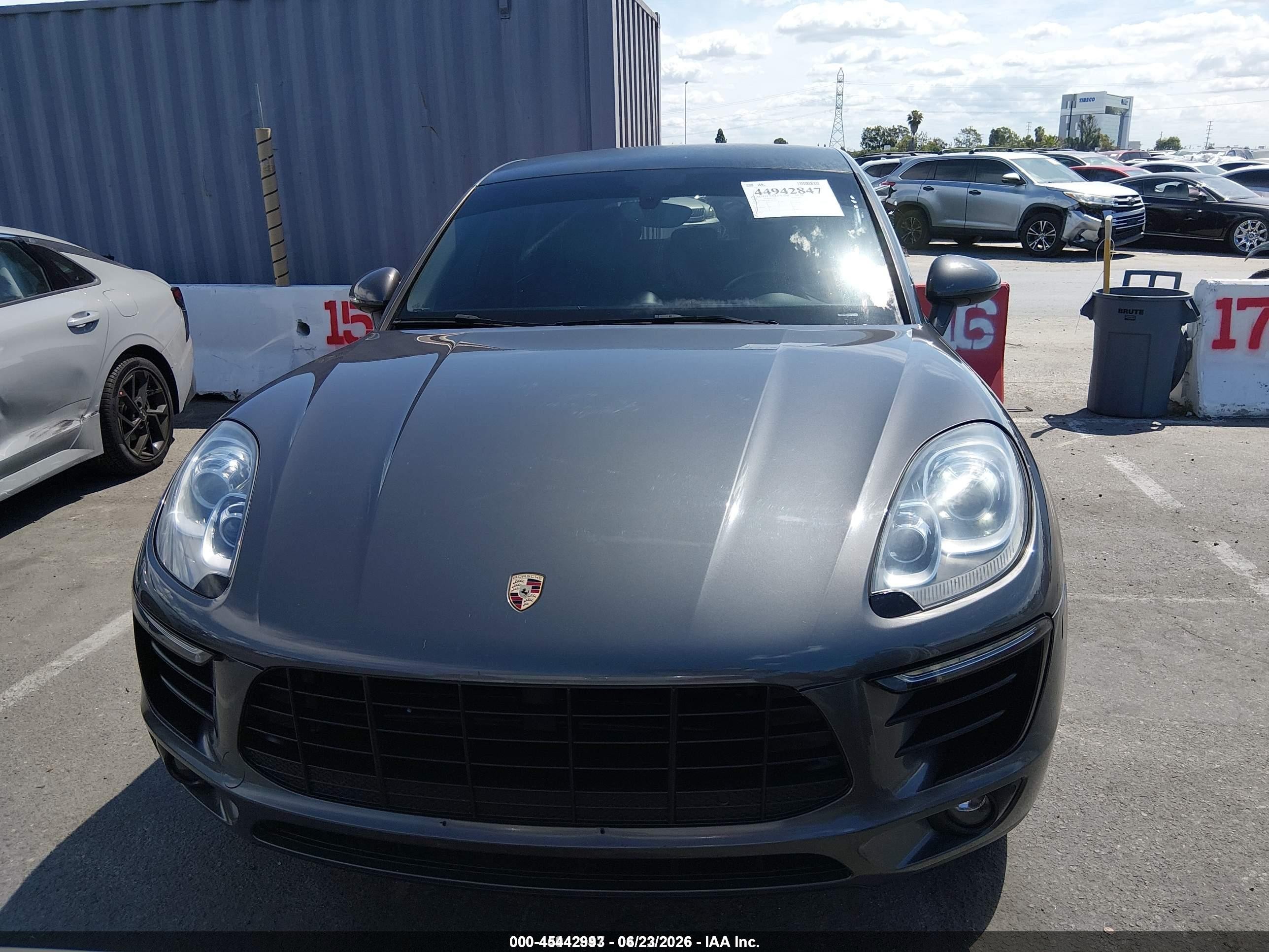 2015 Porsche Macan S Gray vin: WP1AB2A58FLB52392