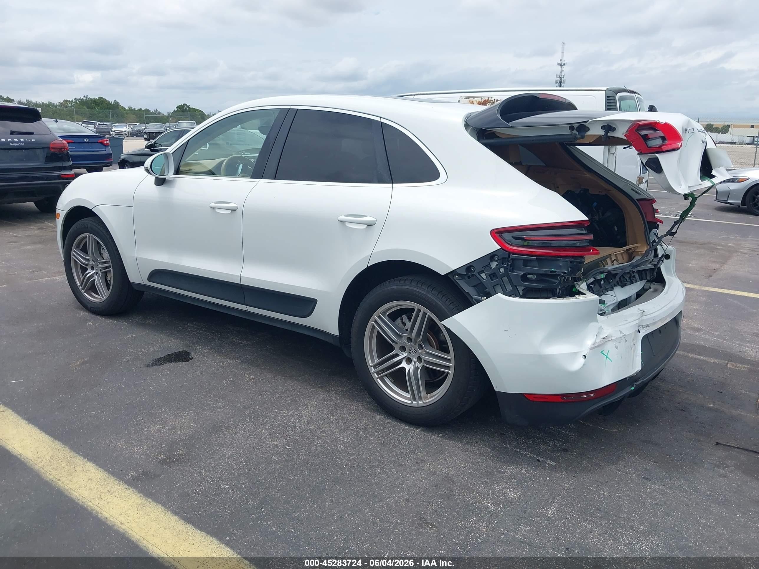 2015 Porsche Macan S White vin: WP1AB2A58FLB54708