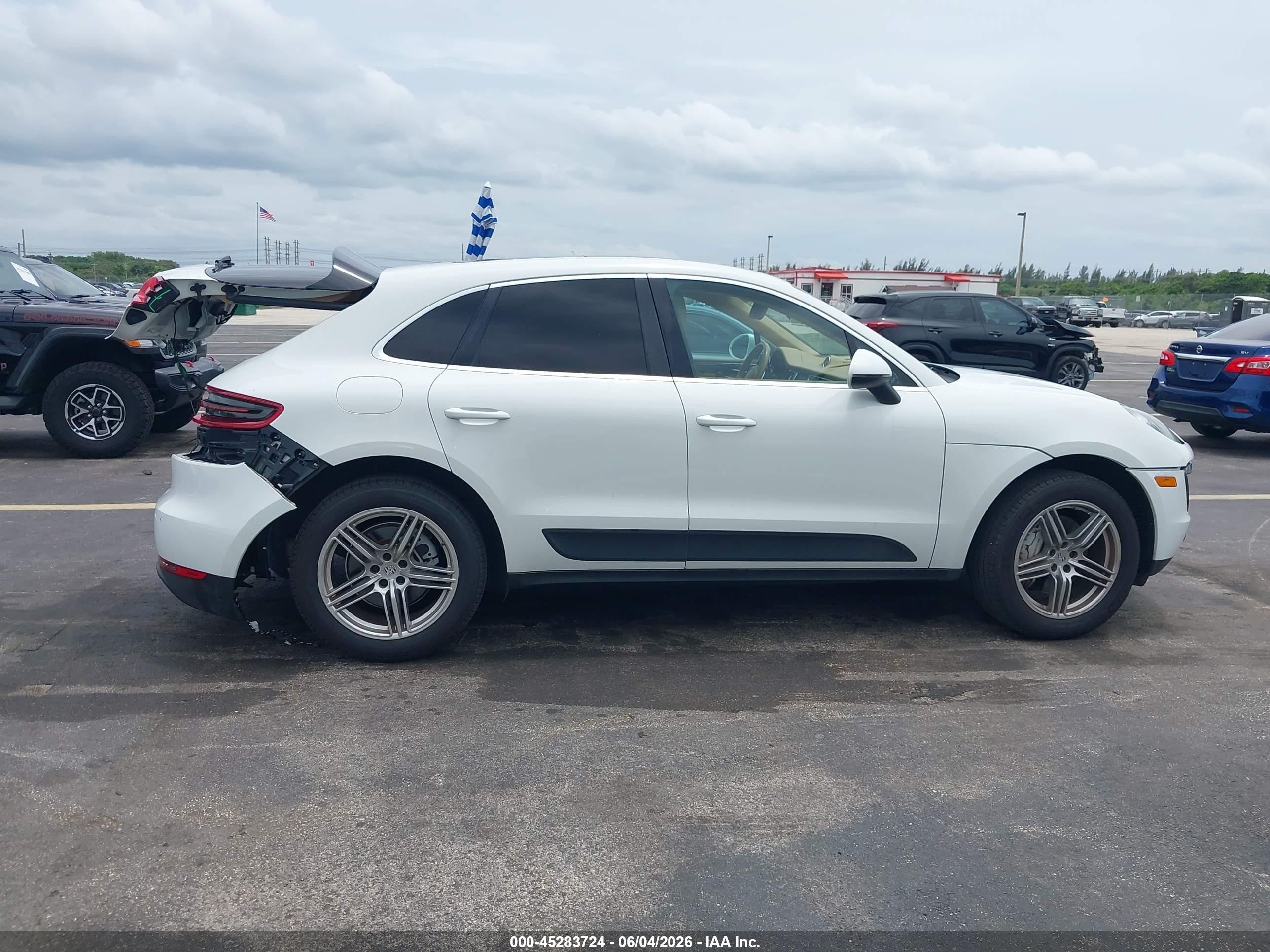 2015 Porsche Macan S White vin: WP1AB2A58FLB54708