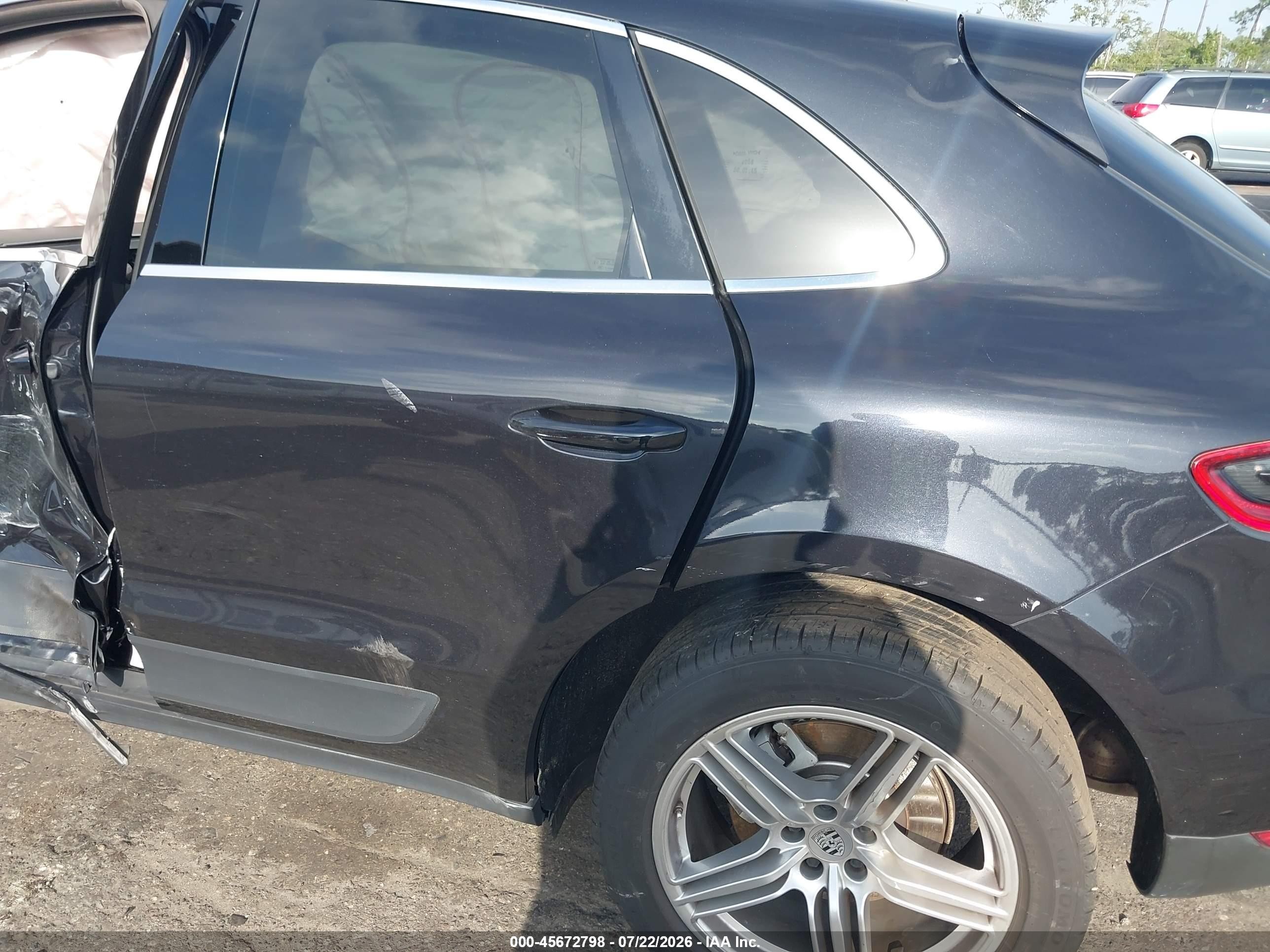 2015 Porsche Macan S Black vin: WP1AB2A58FLB71413